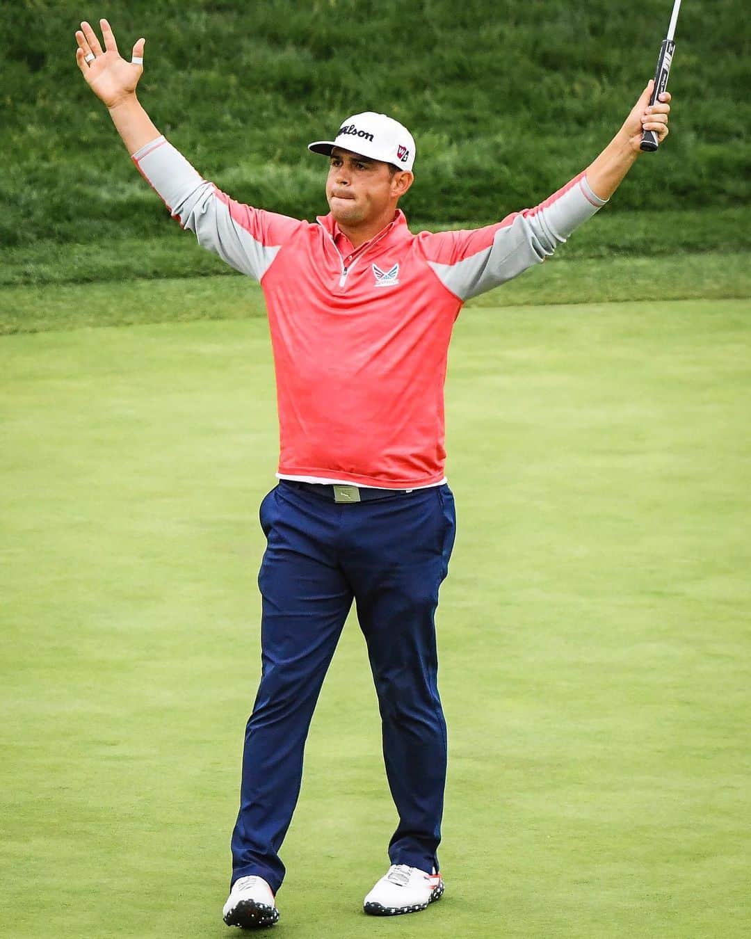 PGA TOURさんのインスタグラム写真 - (PGA TOURInstagram)「How about that for an ending?  @gary.woodland made a 30’5” birdie putt on the 72nd hole for a three-stroke victory at Pebble Beach.  #LiveUnderPar」6月17日 10時42分 - pgatour