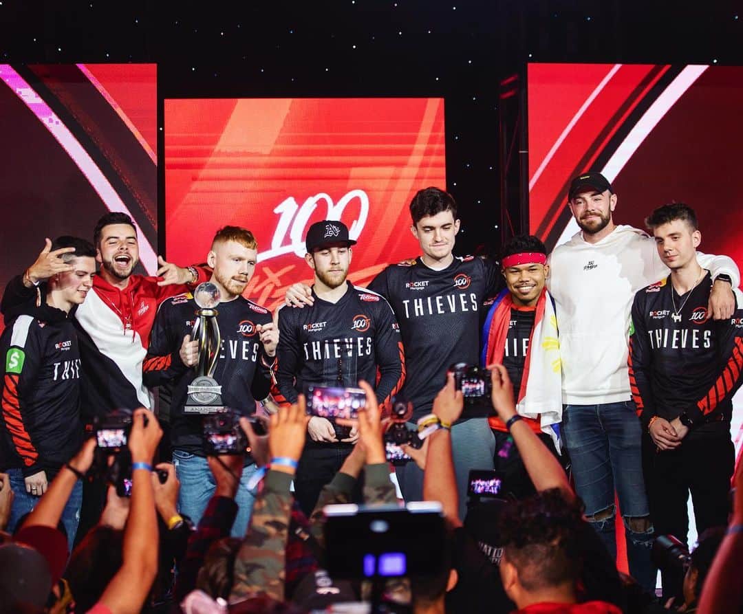 Call of Dutyさんのインスタグラム写真 - (Call of DutyInstagram)「Congratulations to @100thievesgaming, the @codworldleague Anaheim Champions!」6月17日 10時48分 - callofduty