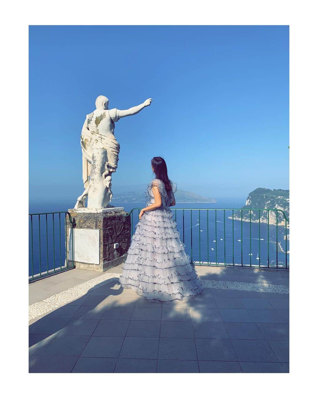 コ・ソヨンさんのインスタグラム写真 - (コ・ソヨンInstagram)「Beautiful capri🌥」6月17日 10時52分 - kosoyoung_official