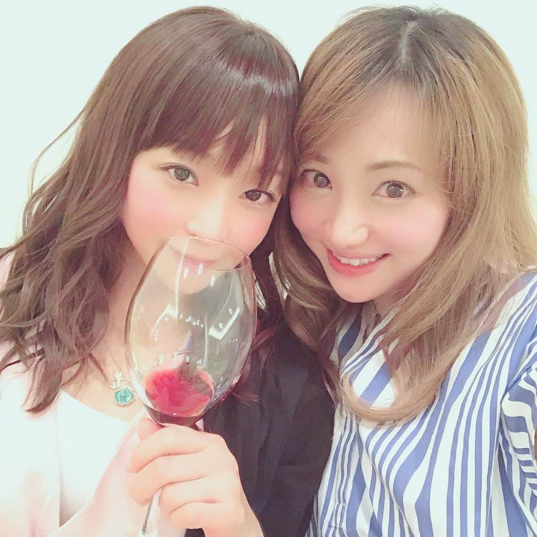 葵ゆりかさんのインスタグラム写真 - (葵ゆりかInstagram)「【葵ゆりか&くぼたみか合同オフ会】 仲良し２人組でオフ会開催します🎶✨ 今後こういう機会があるかわからないので、みなさん是非来てください😍‼️ ●7/13(土) 15時〜17時 会場:渋谷区広尾5-1-40 参加費:1万円(現地で現金のみとなります) 以下の予約専用アドレスに、氏名、住所、ハンドルネーム、電話番号を書いて送ってください✨ aoikubota.yoyaku@gmail.com 飲み放題&おつまみ込み、カラオケ付き ⭐️持ち込み自由なので食べたいものや飲みたいものあれば持ってきてOK‼️ チェキ、写メ:1000円  #お知らせ #告知 #イベント #オフ会 #久しぶり」6月17日 11時04分 - yuriyuricchi