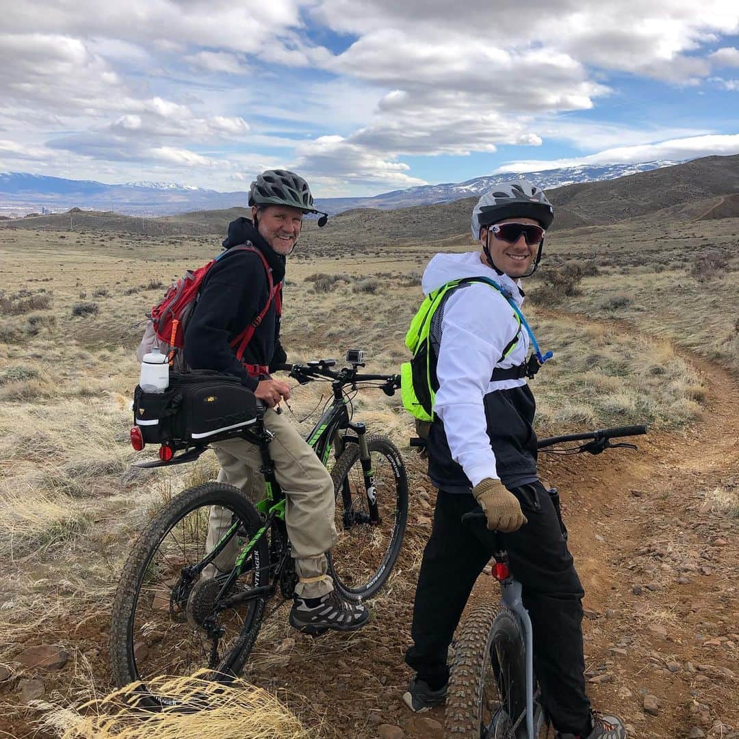 ジェイコブ・ダルトンのインスタグラム：「Happy Father’s Day to my adventure buddy! Nothing better than time spent with family 🙌🏼 @tdalton007」