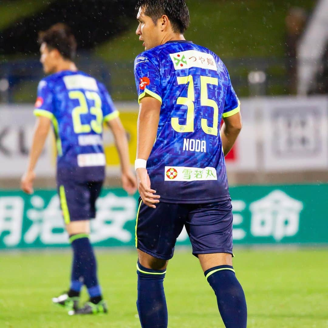 野田裕喜のインスタグラム：「山形に来て初勝利😁 また次に向けてしっかり準備します！  サポーターの皆さん、嵐のような天候の中熱い応援ありがとうございました！これからもよろしくお願いします！」