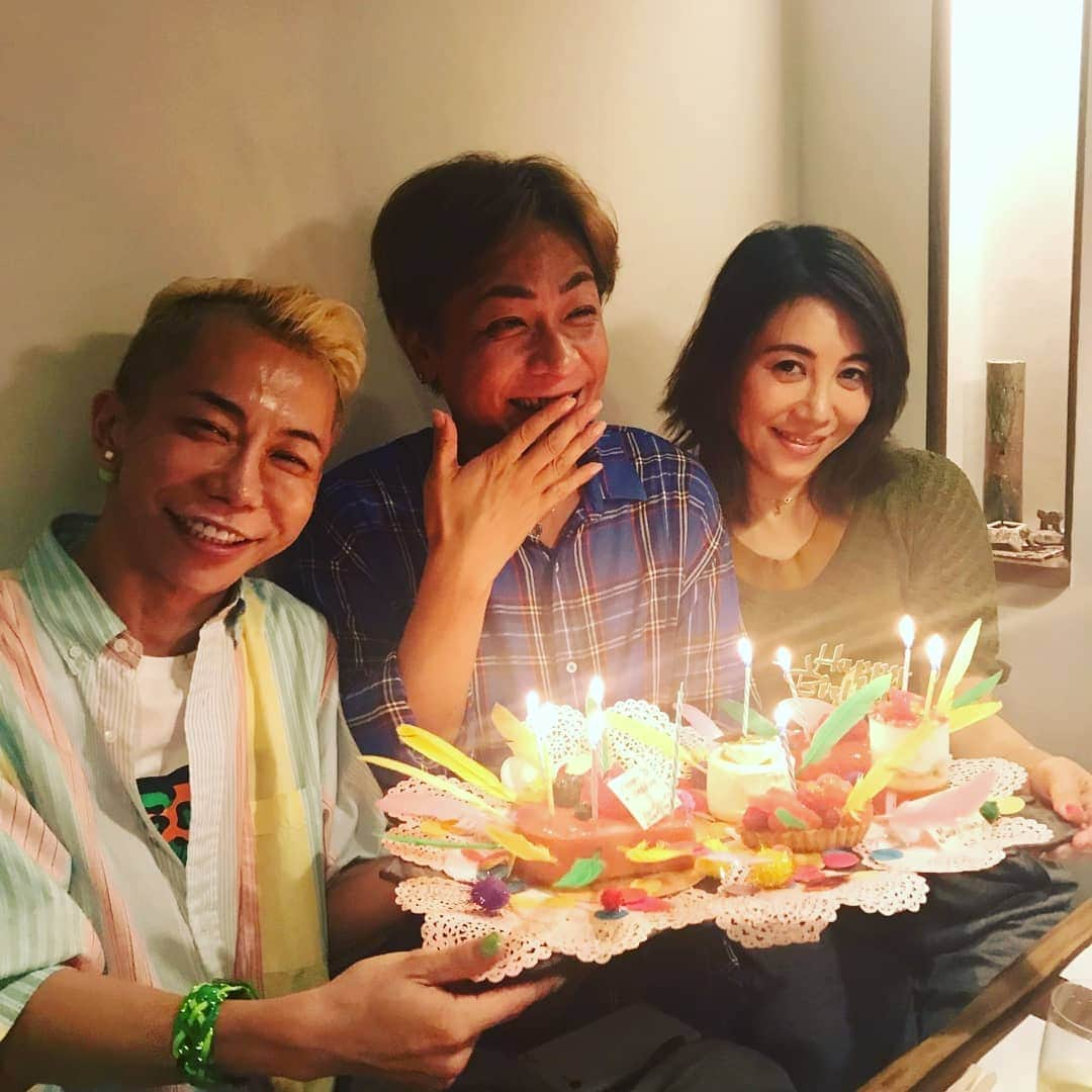 小椋ケンイチ(おぐねー)さんのインスタグラム写真 - (小椋ケンイチ(おぐねー)Instagram)「結婚💒＆妊娠👶＆誕生日🎂 お祝いが沢山重なりました💫 仲間の幸せは僕の幸せにもなります❤ いつまでもいつまでもいてくれる友達に感謝🍀」6月17日 11時12分 - kenichi_ogura