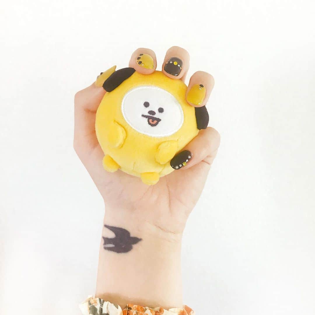 mimeiのインスタグラム：「#chimmy inspired self-nail! #セルフネイル練習中 #シェル」