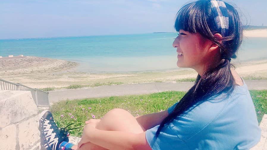 りりりのインスタグラム：「海と空⁽⁽ଘ( ˙꒳​˙ )ଓ⁾⁾ めっちゃきれいやった！ 沖縄また行きたいなー！ ・ ・ #沖縄 #海 #空 #青い #晴れてよかった #もうすぐ #期末テスト #頑張る #今休憩してる」