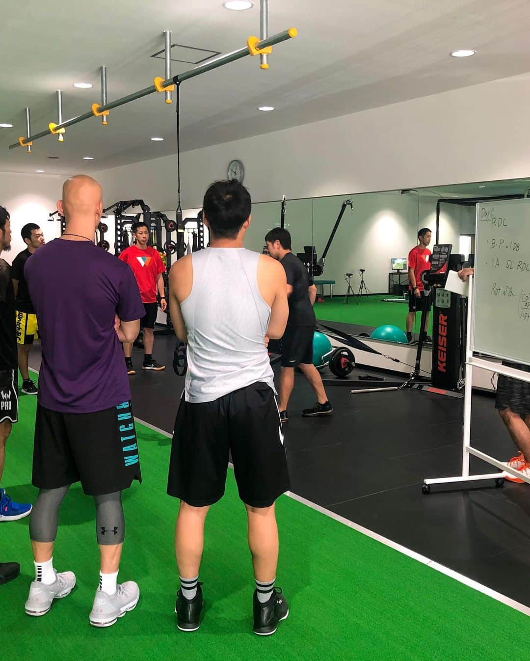 青木康平さんのインスタグラム写真 - (青木康平Instagram)「【Watch&C Procamp2019】in Fukuoka🏀 DAY1終了！！！ けいすけ、薦田、てんよく、けんとがまた来てくれたのは嬉しい！ 小野くんありがとう😊 こうへい、こうせい、あと日経の大学生2人の参加は嬉しい！ しかも、けいやは仙台のクリニックにいたの覚えていて、この再会は嬉しかったですね〜 明日はあの4○○○男が来るのかな〜笑 @tomokazu_abe @satoshi24 @iurgic  @diceyamaguchi @giving.back.jf @sosuu @haleo_official @kosei_ban @knto_33 @yaotianyi1006 @komodatakuya @k.kohei_13 @h.makoto1 @bataacorn @torque1069 @yukinori_sakata  #watchandc#watchandcprocamp2019#fukuoka」6月17日 22時12分 - cohey11