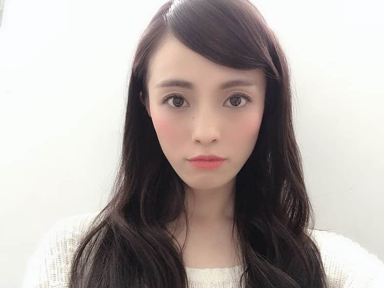 大湖せしるさんのインスタグラム写真 - (大湖せしるInstagram)「﻿﻿ ﻿﻿ 今日は﻿﻿ 「きものSalon 2019 秋冬号」の﻿﻿ 撮影でした。﻿﻿ ﻿﻿ 初めての﻿﻿ お着物での撮影。﻿﻿ ﻿﻿ 日本伝統の﻿﻿ 素晴らしさ、美しさを﻿﻿ 改めて感じた一日。﻿﻿ ﻿﻿ スタッフの皆様がとても温かく﻿﻿ 笑いの絶えない 楽しい現場でした。﻿﻿ ﻿﻿ 大好きなお着物に﻿﻿ また新たなかたちで携われたことが﻿﻿ すごくすごく幸せ。﻿﻿ ﻿﻿ 8/20発売。﻿﻿ ﻿﻿ お楽しみに。﻿﻿ ﻿ ﻿ #きものsalon #家庭画報 #雑誌  #秋冬号 #2019 #8月20日 #発売  #お着物 #和装 #和 #撮影 #ありがとうございました  #絶対見てね #明日の #撮影も #頑張る #今日も #良き #青空  #今夜は #満月 #ストロベリームーン」6月17日 22時14分 - cecile_daigo