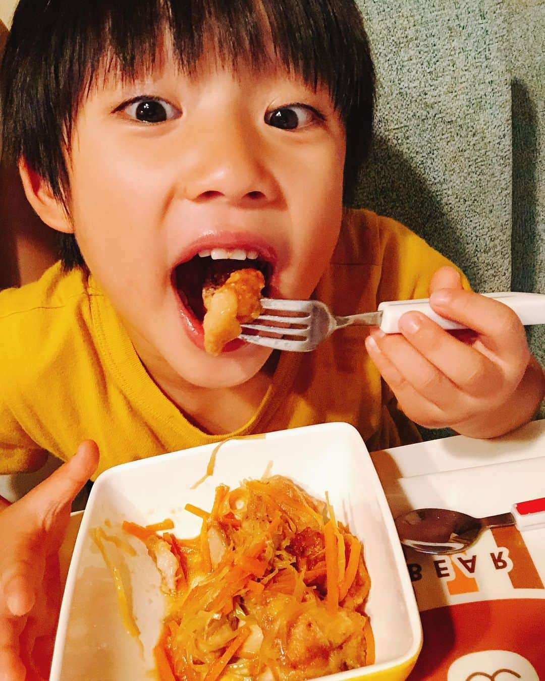 山田まりやさんのインスタグラム写真 - (山田まりやInstagram)「#昨日の晩ご飯 #鶏もも肉の南蛮漬け #無限白菜 #酵素玄米 #手前味噌 汁😋✨ ・ #ムネシェフ は鶏肉に塩コショウをスリスリし片栗粉と米粉をまぶしてくれました😆🙌✨ ・ 南蛮漬けですが 我が家はお家では極力 #白砂糖不使用 生活を心がけているので ・ 甘みは#三河味醂 のみ😋 ・ #ムネくん から 「美味しい〜❣️おかわりある〜⁉️😆」いただき嬉しい〜🤣🙌❤️✨」6月17日 20時49分 - mariya.yamada