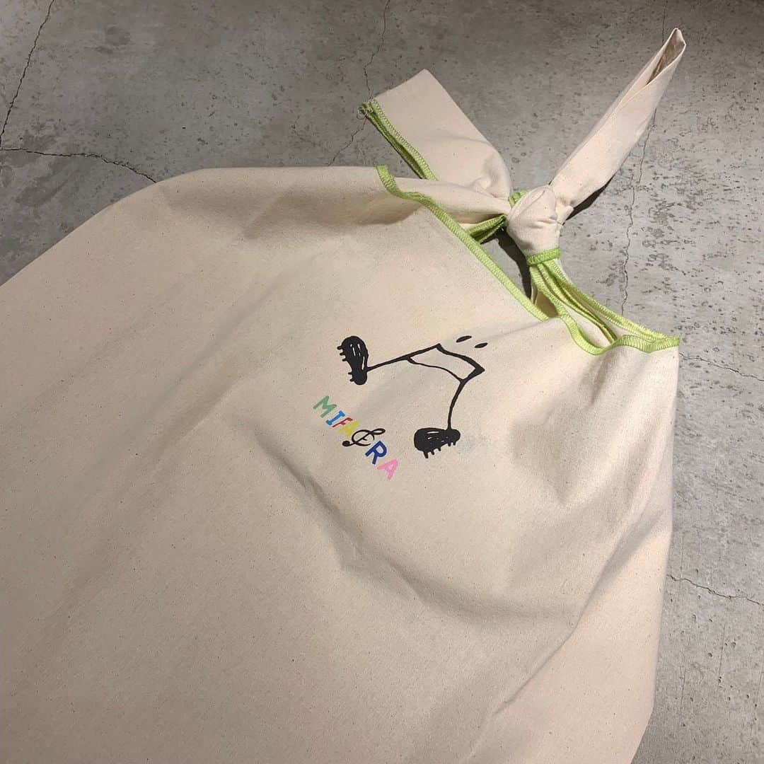 ニコアンドさんのインスタグラム写真 - (ニコアンドInstagram)「【2019SS MIFARA】﻿ ﻿ 前シーズンでもご好評頂いたMIFARAから新しいアイテムが入荷いたしました！﻿ ﻿ ちょっとしたお買い物、お出掛け、旅行にも使える可愛いマルシェバッグは、一つ持っていると重宝するポケッタブル仕様なので、いつでも持ち運び可能で便利な商品です。﻿ ﻿ ヴィンテージ加工を施したプリントTシャツは、着古す程に味のでる一枚です。﻿ 夏のスタイリングに是非ご活用ください！﻿ ﻿ ・MIFARAロックTフェス ¥3,900 +TAX﻿﻿ ・MIFARAロックTロック¥3,900 +TAX﻿﻿ ・MIFARAマルシェバッグ ¥1,900 +TAX﻿ ﻿﻿ TOP(@nikoandtokyo ) ﻿﻿﻿﻿﻿﻿﻿ ﻿﻿﻿﻿﻿﻿﻿ #nikoand #nikoandtokyo #harajuku #jingumae #tokyo #東京 #japan #日本 #渋谷 #原宿 #表参道 #shibuya #明治神宮前#omotesando #tokyotrip #東京観光 #ニコアンド #ニコアンドトーキョー #菅田将暉 #小松菜奈 #ミファラ #mifara」6月17日 20時43分 - nikoandtokyo
