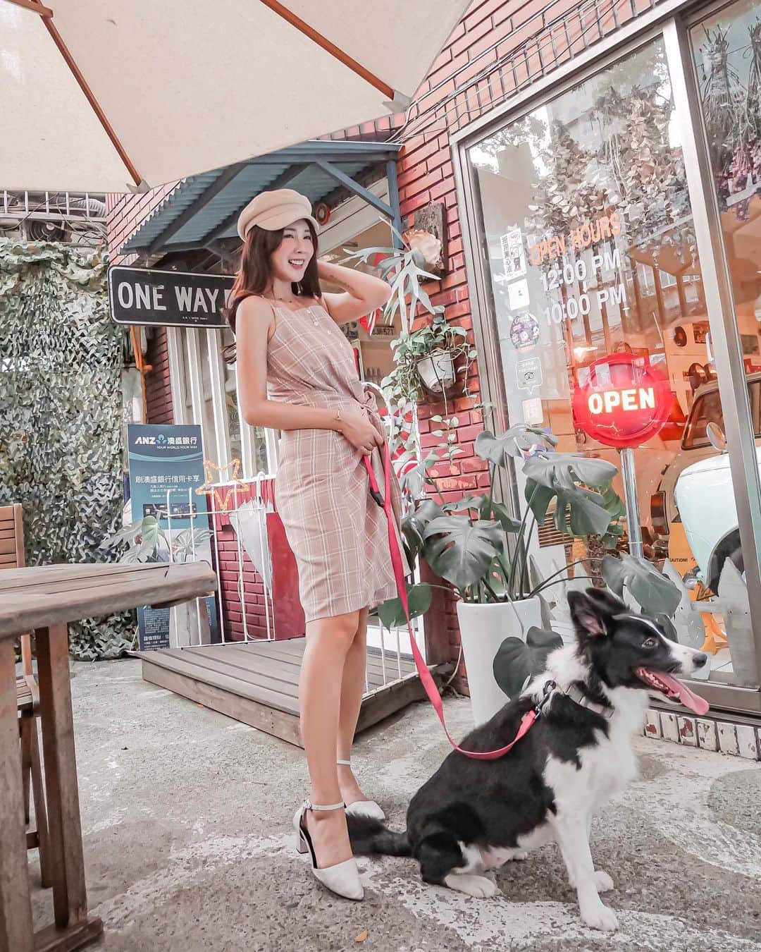 夏晴さんのインスタグラム写真 - (夏晴Instagram)「最幸運的事 就是我們能遇到真心對我們好的人 一樣的疼愛你  #dogsofinstagram #australianshepherdsdaily #australianshepherdcross #aussie #sheepdog」6月17日 20時53分 - qing_413