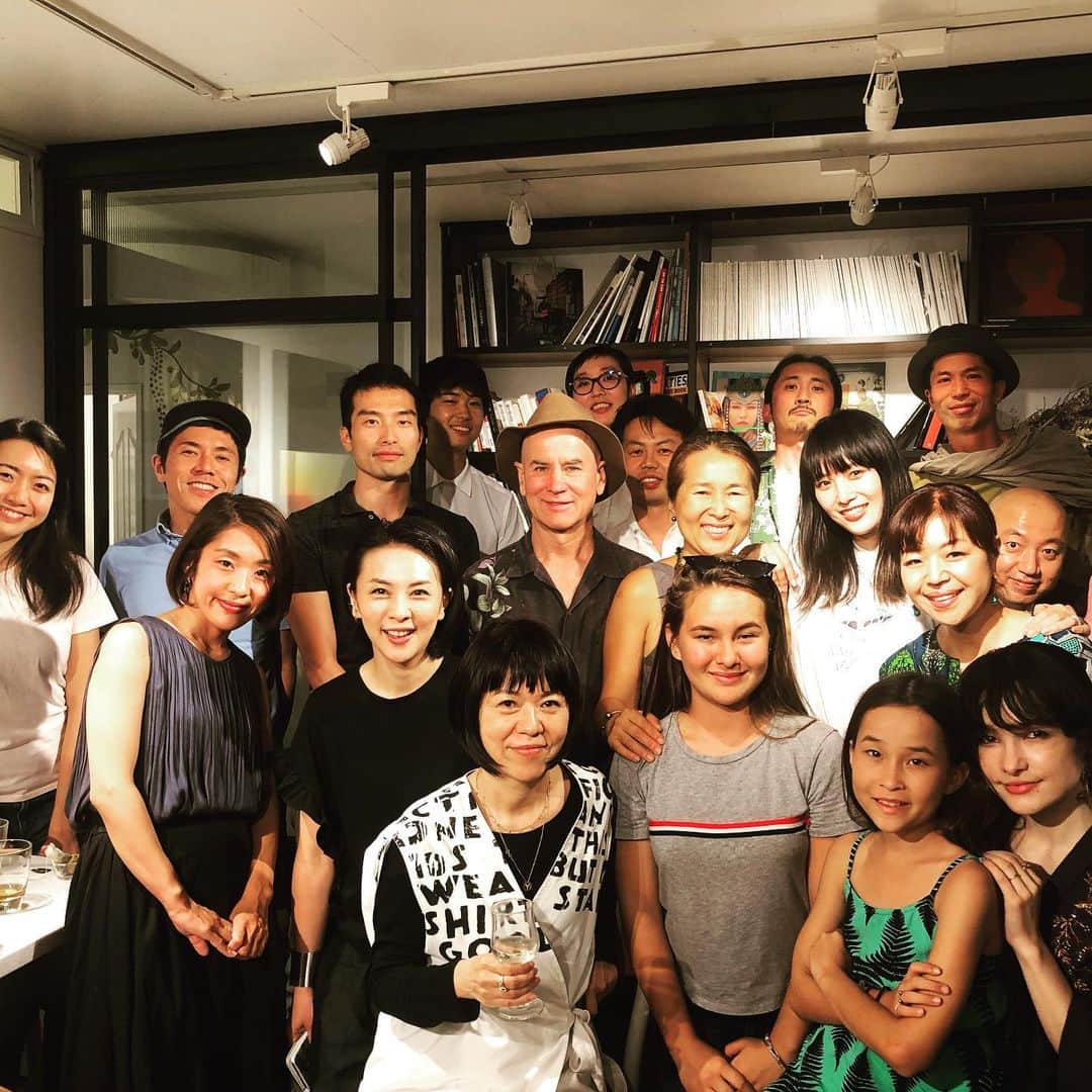 松浦美穂さんのインスタグラム写真 - (松浦美穂Instagram)「Green Table ニュージーランド在住の四角大輔さんとモデルのNOMA主催の、グリーンテーブルという名の会をTWIGGY.cafeで開催。 数ヶ月に一回の貴重な会にお忙しい皆様が集結。 モロカイ島のMiyakoYamasakiさんファミリーを迎えての気持ち良い空間になりました😊  #greentable #naturallife #twiggycafe  #twiggytokyo  #気持ち良く #皆んなが繋がる #バイブレーション #自然電力 @4dsk.co  @noma77777  @miyakoyamazaki  @kaihikiji  @kishibeniko  @yokotagami628  @ayanoguchiaya  @twiggytokyo @twiggymiho」6月17日 20時54分 - twiggy_mihomatsuura