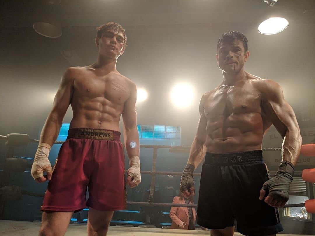 E! Onlineさんのインスタグラム写真 - (E! OnlineInstagram)「Some photos don't need a caption, some just knock you out. Thanks for being born KJ Apa. Happy birthday. 🎈(📷: @instasuelos)」6月17日 21時14分 - enews