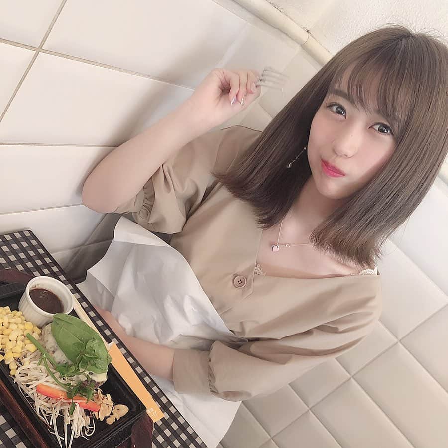 篠崎彩奈のグルメインスタ