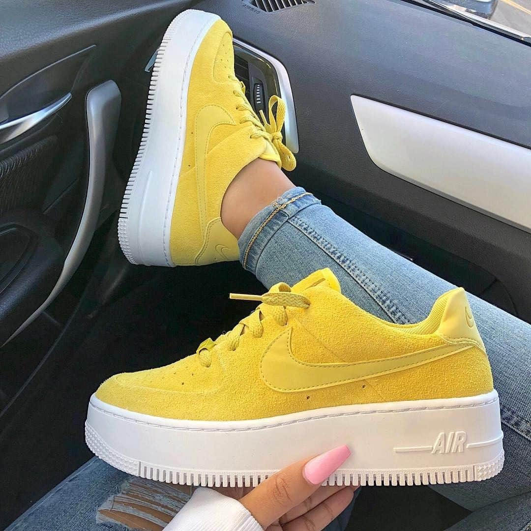 ASOSさんのインスタグラム写真 - (ASOSInstagram)「Alternative way to get your daily vitamin D 😅 📸 @sherlinanym 🔎 Nike Air Force 1 (1386971)」6月17日 21時50分 - asos