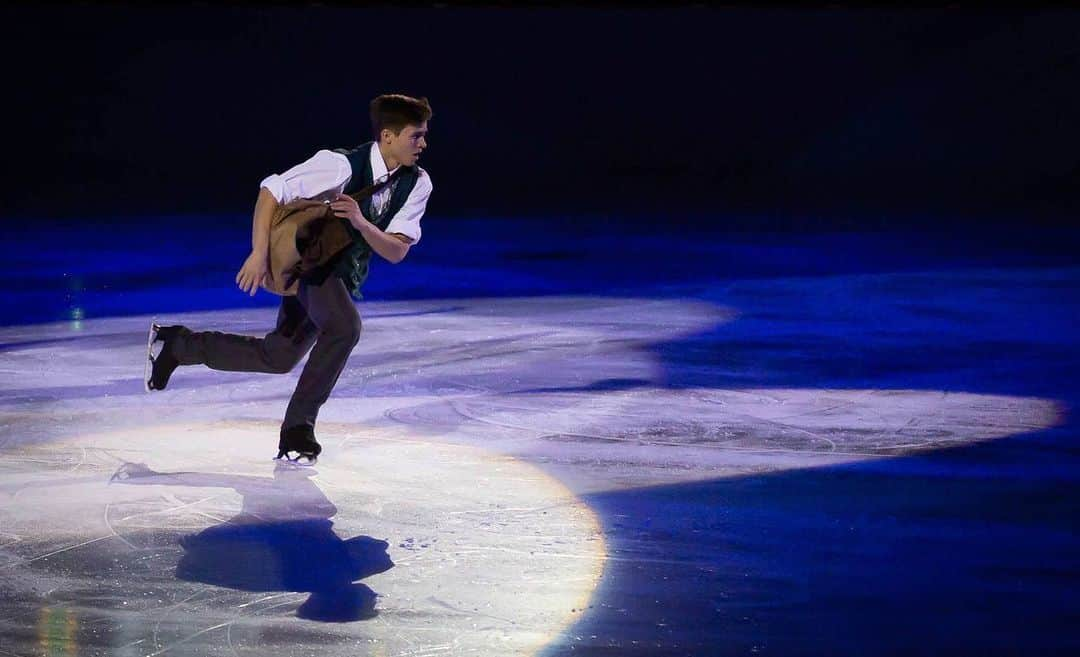 イリヤ・ソロミンさんのインスタグラム写真 - (イリヤ・ソロミンInstagram)「Throwback To A Wonderful Show ✨  @ovikskk • • @risportskates & @mkblades • • • •  #focus #training #konståkning #skatesweden #Awesomelifestyle #adrenaline #adrenalinerush #figureskating #konståkning #teijasskateshop #risport #Blueteam #risporters #risportskates #mkblades #teammk #happy #fitness #workhard #determination #active #strong #viral #motivation #workhardplayhard #passion #fitnesslifestyle #beautiful #Trainhard #livelife #healthylifestyletips」6月17日 21時59分 - illyasolomin