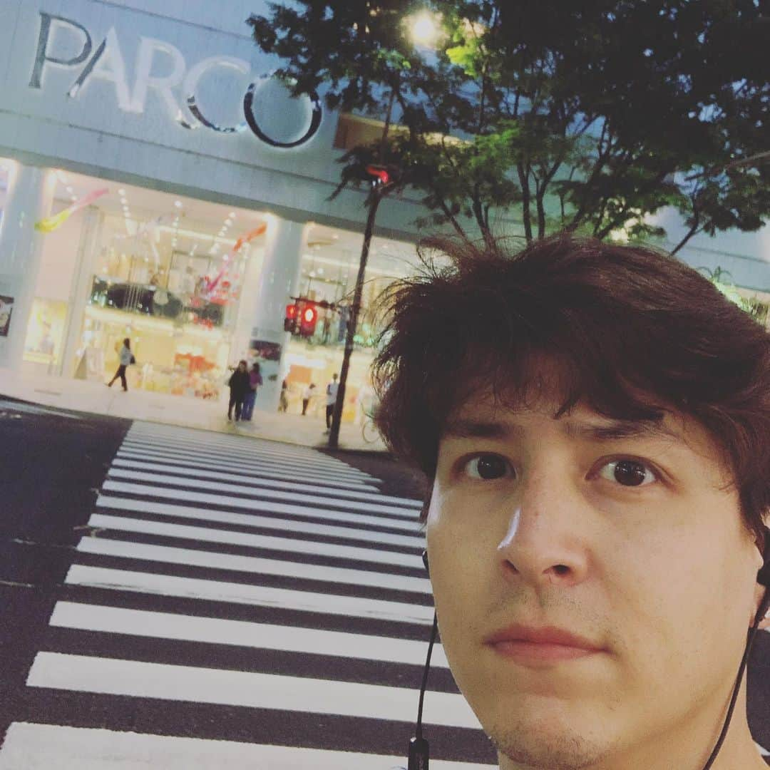 伊礼彼方さんのインスタグラム写真 - (伊礼彼方Instagram)「この2日間、時間を持て余してたのでジーザス観劇。曲良いね。どこかで歌いますね。  23日のイベントの現地も見てきました。 ここかぁ、なるほどなるほど。 天井ありました。なので雨でも大丈夫だね。 いつも情報ありがとう。  そして明日に備えてアイシング中。 という名のデザート。 あはは。  #ジーザスクライストスーパースター #パルコ西館 #レミゼラブル #おやすみ」6月17日 22時08分 - irei_kanata