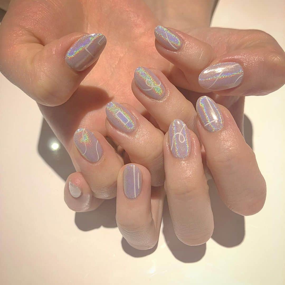 RUBY&ONYX by Kanako Miuraのインスタグラム：「ユニコーンアート🦄 ・ ・ ・ 6/19 12:00〜 6/22 12:00〜,15:00〜,18:00〜  ご案内可能でございます🥰 その他のお時間もご相談くださいませ。  お子様もお隣に座れるペアルームや個室もございます💡 ・ ・ ・ 🌿月額制もやってます🌿 ○プレミアム会員(ハンド&フット)¥29,800(税抜)・ ○ハンドレギュラー会員¥14,800(税抜)・ ○フットレギュラー会員¥14,800(税抜)・ ・ それぞれ全てのメニューが月に何度でもご利用頂けます。  ご予約、お問い合わせはDMまたは 0354595882 LINE ID：@ rubynail までお気軽にどうぞ💫  #daikanyama#nailsalon#nail#gelnail#rubyandonyx#summer#summernails#handnail#mode#cool#studs#menscare#ART#mirrornails#メンズネイル#メンズケア#定額制ネイル#通い放題#ジェルネイル#ネイル#ノーサンディング#ショートネイル#大人ネイル#ユニコーンネイル#代官山ネイルサロン#トレンドネイル#ニュアンスネイル」
