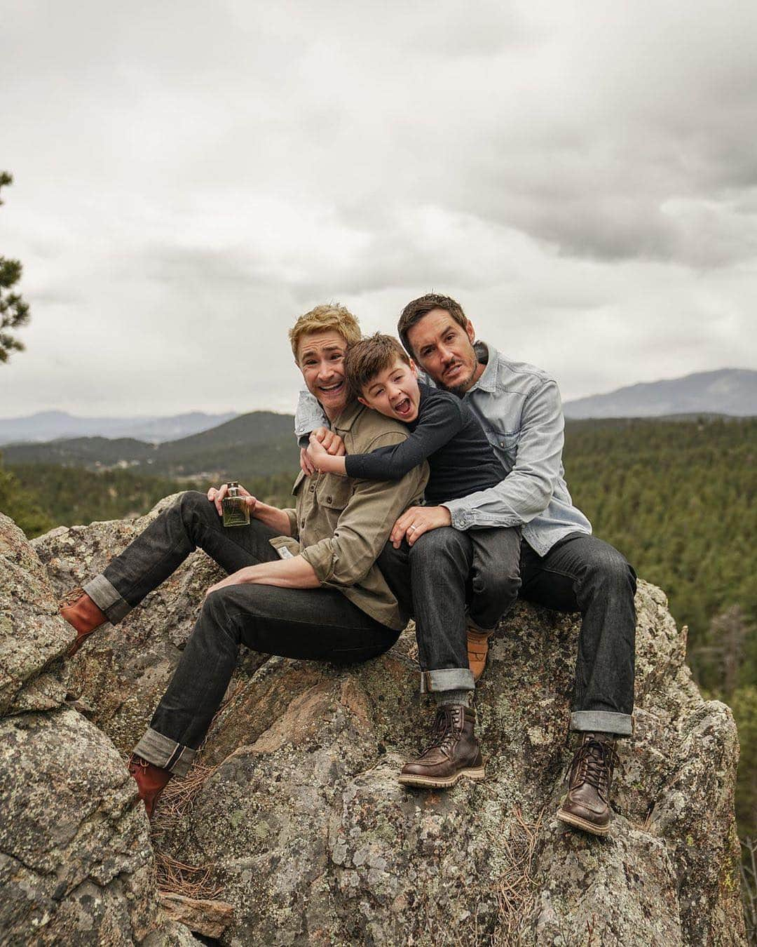 Calvin Kleinさんのインスタグラム写真 - (Calvin KleinInstagram)「Three’s a charm 📸with @mattdallas and @bluehamilton “Some kids have one dad. Some kids have two. This Father’s Day I am grateful that I get to share the day with my partner in crime...the amount of love and care that pours out of his heart is something that will be felt through all eternity.” — #MattDallas celebrates #FathersDay with his other half #BlueHamilton, their little one, and #CALVINKLEIN ETERNITY 📸 @ethanhethcote ⠀⠀⠀⠀⠀⠀⠀⠀ Tap to shop 🔝#CKETERNITY」6月17日 13時18分 - calvinklein