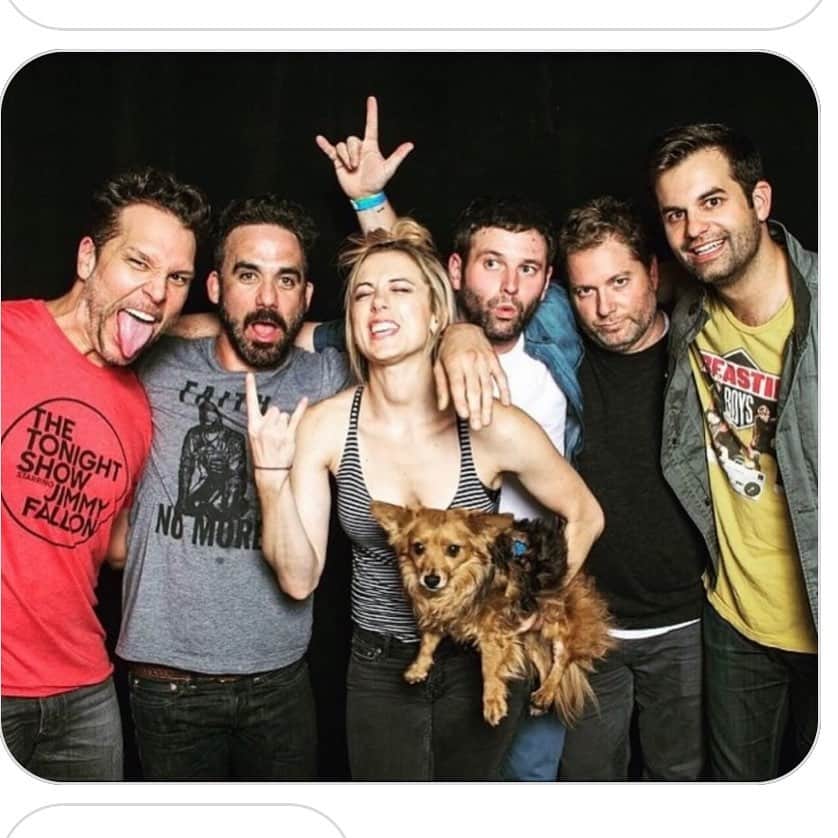 イリザ・シュレシンガーさんのインスタグラム写真 - (イリザ・シュレシンガーInstagram)「The comic support has been so touching. Blanche was one of us and at almost every show I did for the last 9 years. She touched everyone and everyone has literally touched her. Thank you for sending this picture @danecook」6月17日 13時32分 - ilizas
