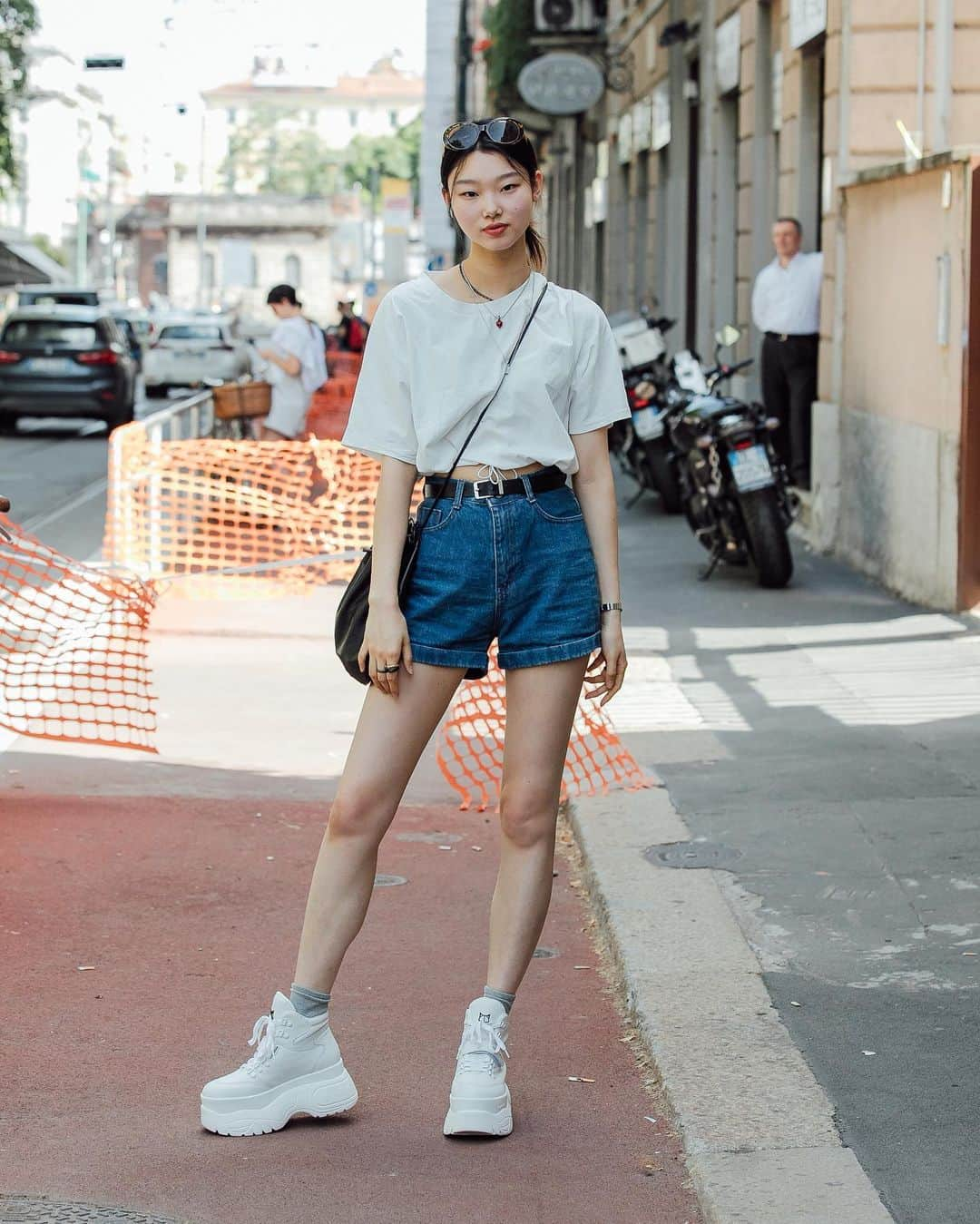 가로수길 , Seoulさんのインスタグラム写真 - (가로수길 , SeoulInstagram)「MFW Street Fashion Style Thx @mulan_bae 💥 모델 배윤영 . . . #写真 #outfitideas #styleoftheday #ファッション #フォトグラファー #instafashion #파리 #東京 #서울패션위크 #sfw #오오티디 #nyc #koreafashion #패션그램 #womenswear #nyfw #데일리그램 #outfit #ootd #street #streetfashion #streetphoto #가로수길 #이태원 #사진 #스트릿패션 #모델 #wiwt #nyfw #pfw」6月17日 13時30分 - jaylim1