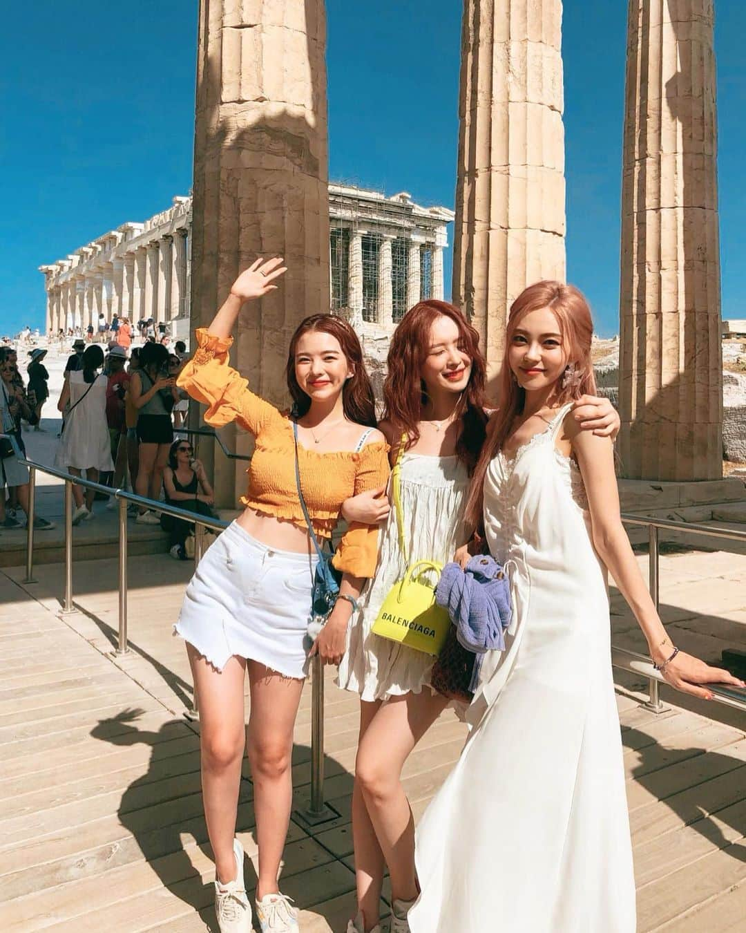 ハヌルさんのインスタグラム写真 - (ハヌルInstagram)「#헤로하 뽀에버😍🥰❤️ 브이로그 뀰잼 예약👏🏻🏛☀️🧡 #하늘이의여행뿌셔☁️」6月17日 13時36分 - haneulina