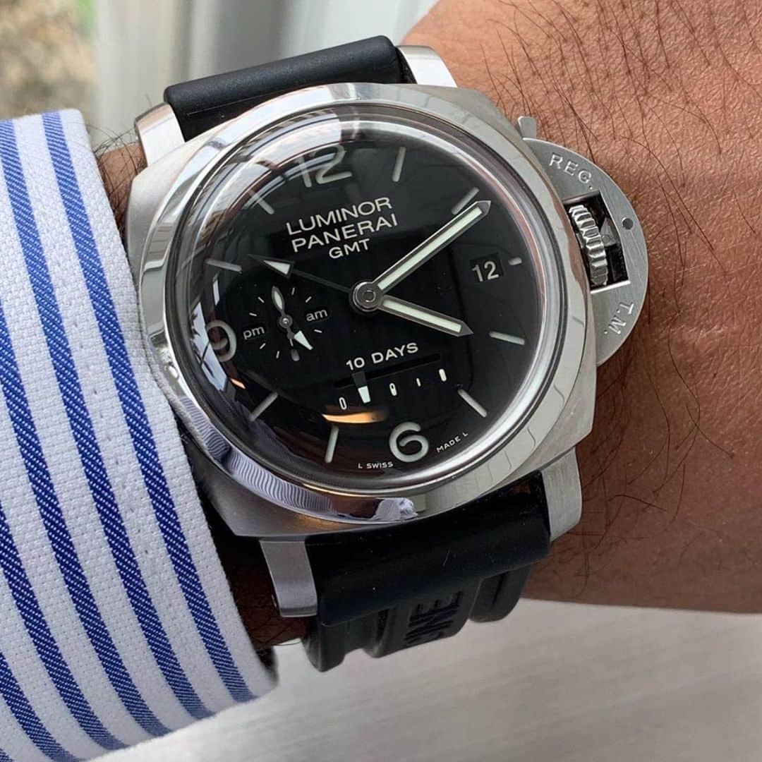 パネライのインスタグラム：「If you love the #Panerai #PAM233 then it’s only Natural you will love a couple more days of power reserve with the #PAM270 10 Day GMT Luminor Marina. Pic by @addy616 #paneraicentral」