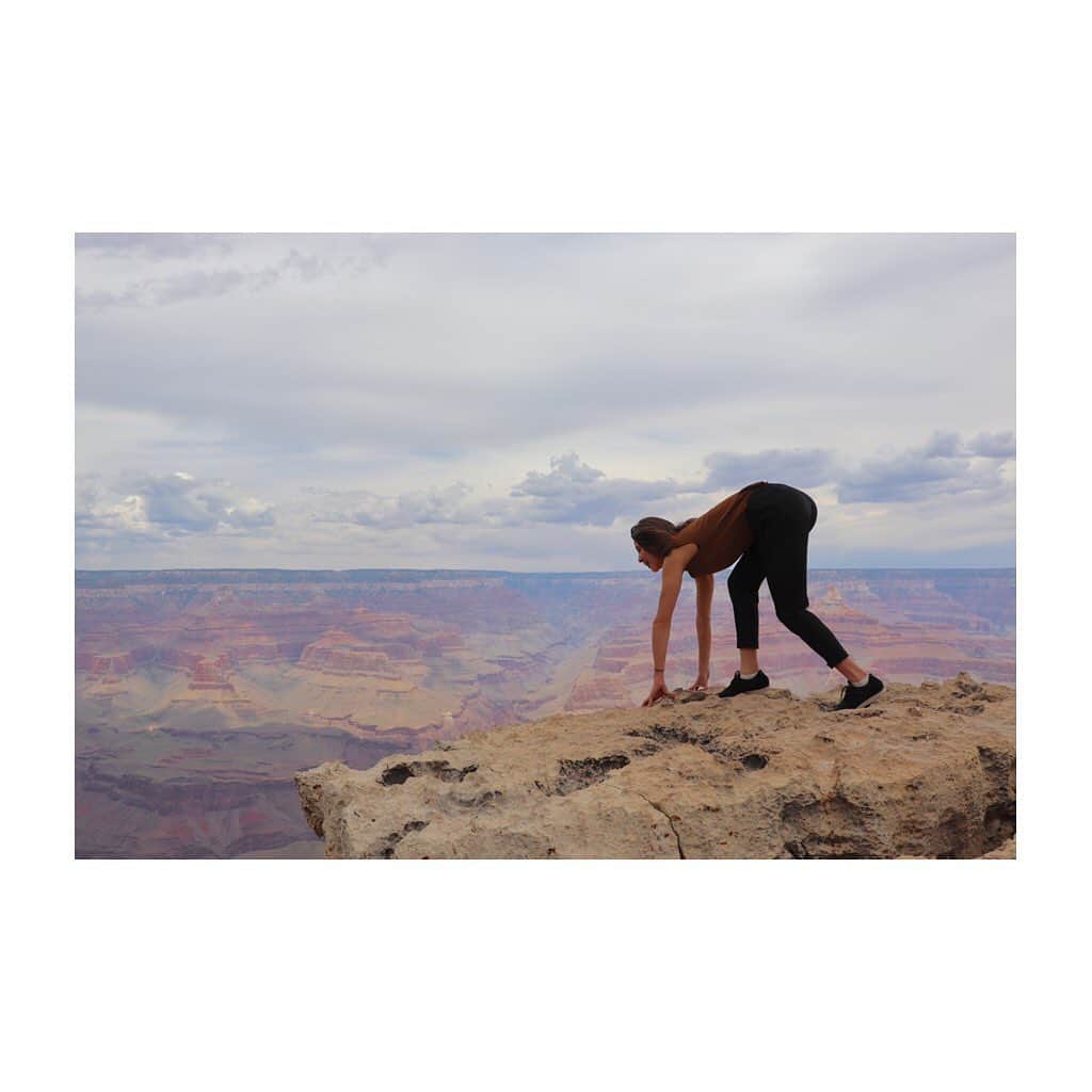 大橋悠依さんのインスタグラム写真 - (大橋悠依Instagram)「. 初めての Grand Canyon、 昔ここに川が流れてたなんてね、 自然の力ってほんまにすごいなて思った . カメラ📸持ってる人が集まると 撮り合いっこになって楽しい👌 はちゃめちゃに楽しいオフでした🌟 また明日からがんばろう！ . #Grandcanyon #Arizona」6月17日 13時47分 - yui_ohashi_