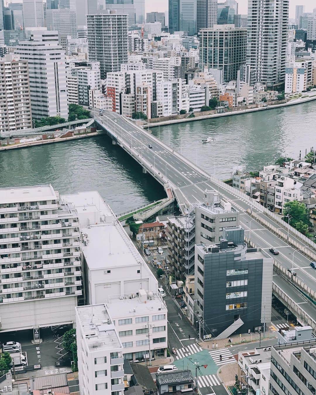 Daniel Waldronのインスタグラム：「🚤」
