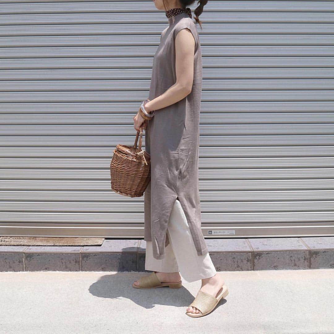 titivateさんのインスタグラム写真 - (titivateInstagram)「. . 【 style share 】 ノースリーブライトニットワンピース 品番:ATXP2294 ¥2,490+tax . @manamiiin___ 様、素敵なコーディネートありがとうございます✨ 一枚でワンピースとしての着用はもちろん、 パンツやスカート、レギンスなどとのレイヤードスタイルもおすすめのワンピースです🌼 6/21(金)10:59まで期間限定価格でお得にお買い求め頂けます💗 . STYLE SHARE 募集中！ titivateのアイテムを取り入れてコーデを投稿しよう！ ハッシュタグは『#titivatestyle』 . 素敵な着こなしで、もしかしたらtitivateのアカウントで紹介されちゃうかも⁈ 「リアル」で「身近」なオシャレコーデを楽しみにしています♪ . #titivate #ティティベイト #ファッション #ワンピース #ノースリーブ #レイヤード . . #Repost @manamiiin___ ・・・ ↪︎ ⠀ アースカラーコーデ𓃻 #ノースリーブライトニットワンピース  @titivatejp ⠀ ⠀ ───────────────────────── #titivate #titivatestyle #ティティベイト #今日のコーデ #今日の服 #コーデ #コーディネート #シンプルコーデ #カジュアルコーデ #プチプラコーデ #ママコーデ #ママファッション  #着回しコーデ #code #instagood #instafashion #ootd #お洒落な人と繋がりたい #お洒落さんと繋がりたい #韓国ファッション」6月17日 14時20分 - titivatejp