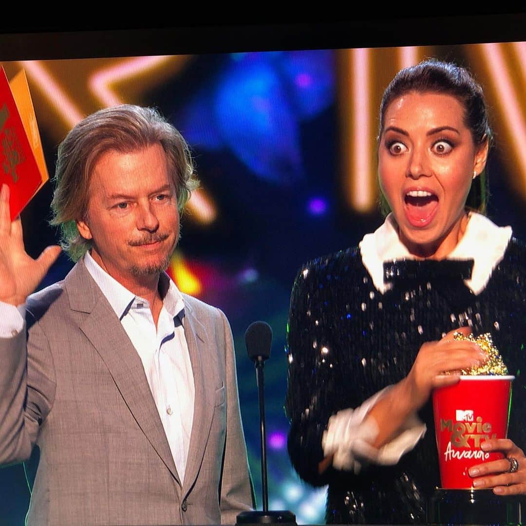 デヴィッド・スペードのインスタグラム：「When Aubrey saw Godzillas dick.  @mtvmovieawards」