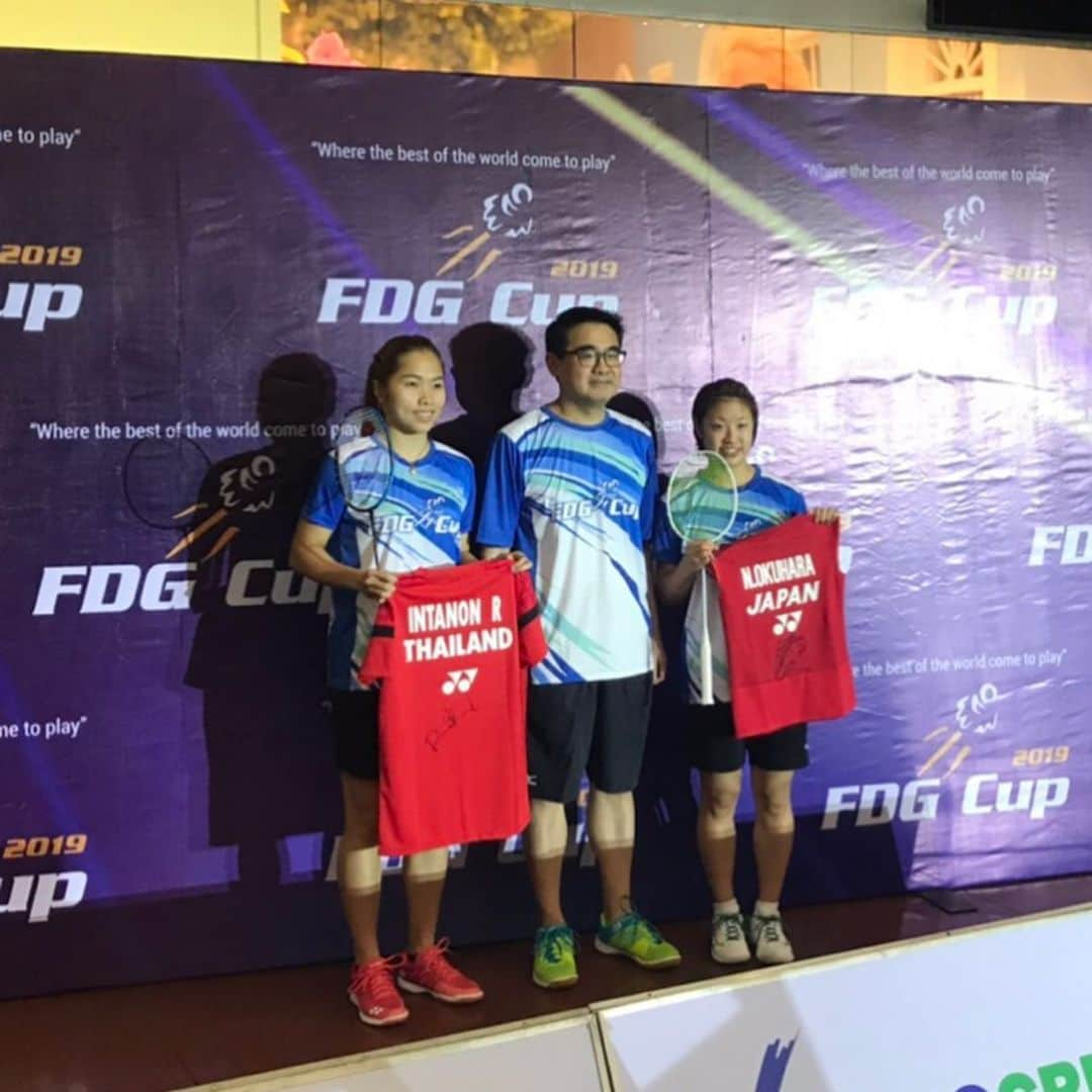 奥原希望さんのインスタグラム写真 - (奥原希望Instagram)「. . Thank you to @fdgcup for Invitation me. I had a good experience and could enjoy for first time in the Philippine. I felt I needed to learn more English!! Thank you again @ratchanokmay . See you soon🤩 . 人生初のフィリピンでのイベントでした。色々な刺激を受けながら、素敵な時間を過ごすことができました✨そして、改めて英語の大切さを感じ、もっとコミュニケーションを取れるようになりたいなと実感しました〜 . . #fdgcup2019 #badminton #nozomiokuhara #phillippine」6月17日 15時08分 - okuharanozomi