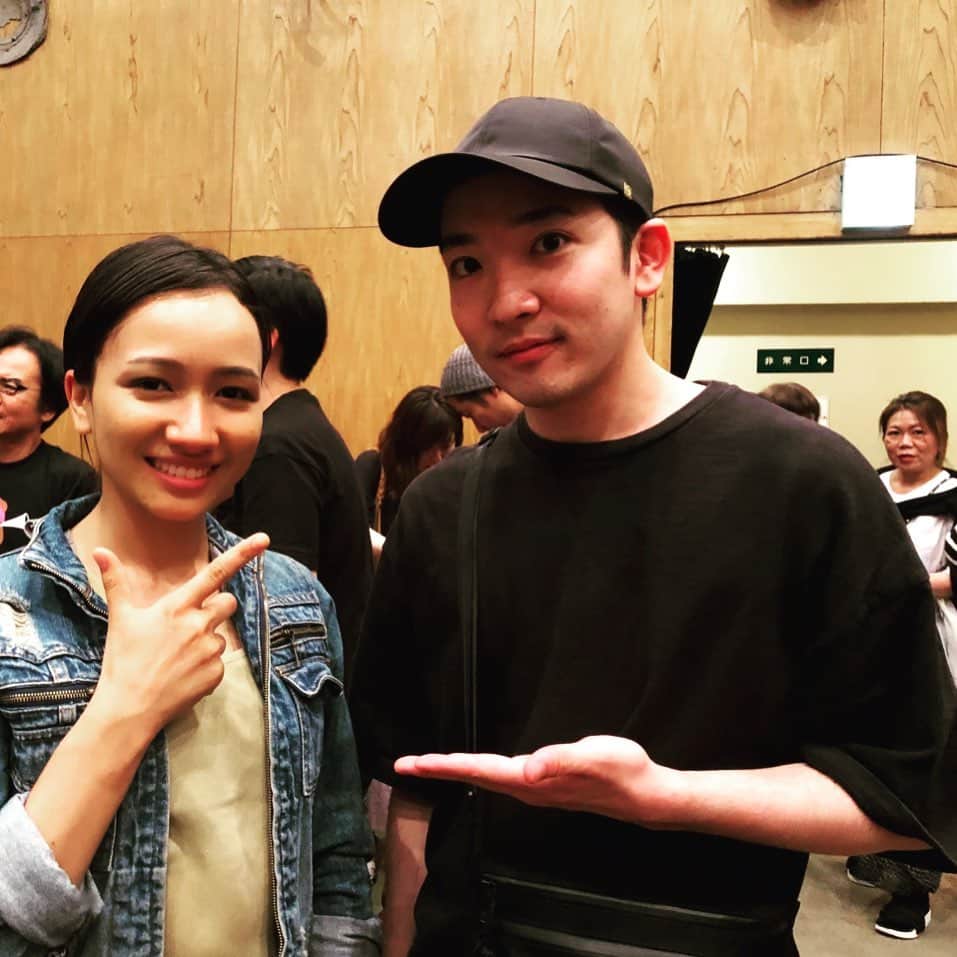 豊原江理佳のインスタグラム：「千秋楽の昼公演には、事務所の先輩大久保祥太郎さんが観にきて下さりました！ 面白かったと言ってくれました、ありがとうございます☺︎」