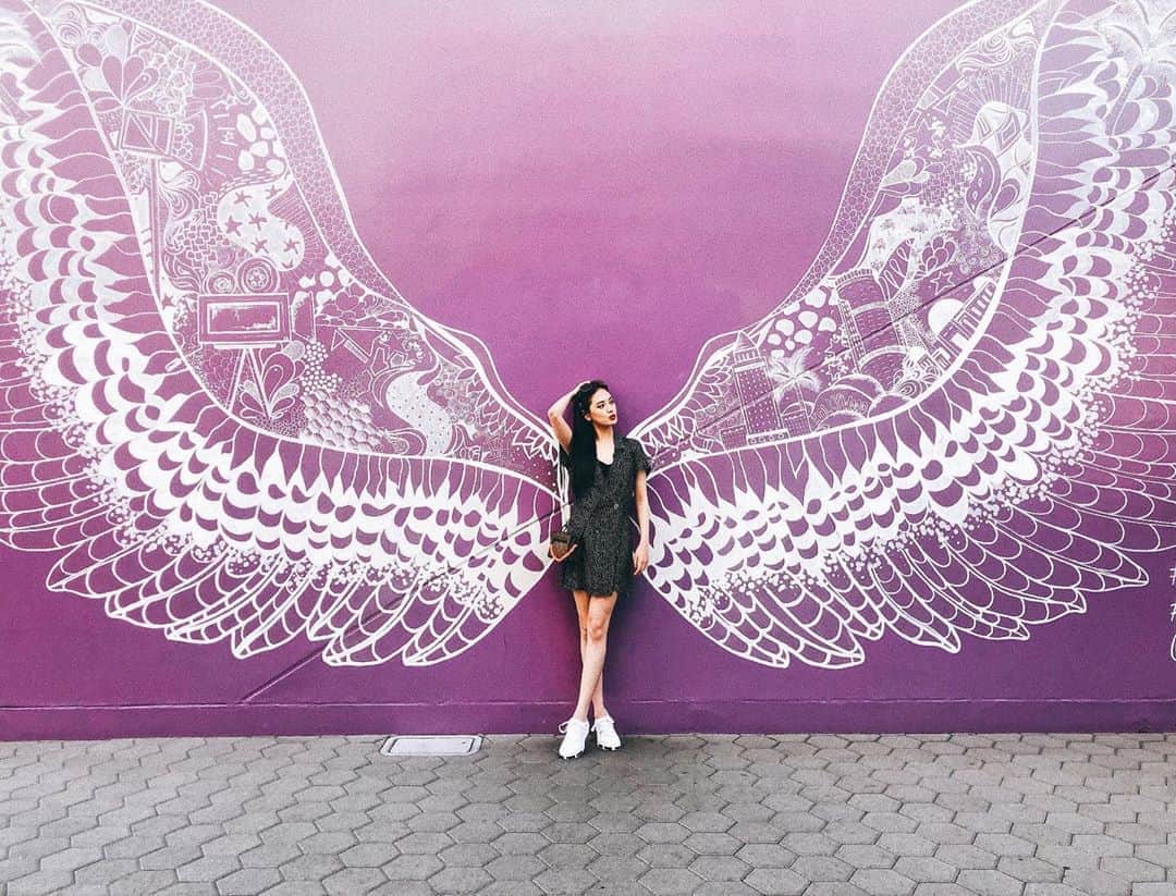 藤井夏恋さんのインスタグラム写真 - (藤井夏恋Instagram)「🦋🖤☁️ こんなにも大きな羽が生えたら どこまでも飛んでいけるだろうなぁ。 この羽、夢がいっぱい詰まっているみたいで なんだか魅力的だな💟」6月17日 15時36分 - fujiikaren_official