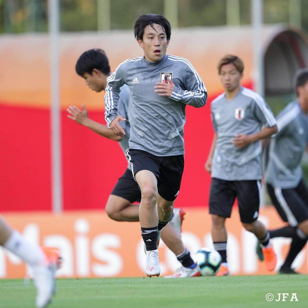 Ｊリーグさんのインスタグラム写真 - (ＪリーグInstagram)「いよいよ、明日初戦🇯🇵🇨🇱﻿ ﻿ CONMEBOLコパアメリカブラジル2019に挑む、﻿ 日本代表選手のオフショットをお届け📸✨﻿ ﻿  あなたが注目す選手は👀⁉️ ____________________﻿﻿﻿﻿ ﻿﻿﻿﻿ 📅6/18 🕗8:00 vsチリ🇨🇱﻿﻿﻿﻿ 📅6/21 🕗 8:00 vsウルグアイ🇺🇾﻿﻿﻿﻿ 📅6/25 🕗 8:00 vsエクアドル🇪🇨﻿﻿﻿﻿ ※すべて日本時間﻿﻿﻿﻿ ﻿﻿ Ｊリーグ選手の活躍を﻿﻿ @dazn_jpn で見よう👀✨ ﻿﻿ ﻿﻿ 今なら、新規加入で2ヶ月お試し¥0‼️﻿﻿﻿ ____________________﻿﻿﻿﻿ ﻿﻿﻿﻿﻿ #Ｊリーグ ﻿﻿﻿﻿ #jleague ﻿﻿﻿﻿﻿ #コパアメリカ﻿﻿﻿ ﻿﻿﻿﻿﻿ #jfa #daihyo ﻿﻿﻿﻿ #japan #日本代表﻿﻿﻿﻿﻿ #🇯🇵 #⚽️ ﻿﻿﻿﻿ ﻿ #久保建英﻿﻿﻿﻿ #安部裕葵﻿﻿﻿﻿ #柴崎岳﻿ #三好康児﻿ #大迫敬介﻿ #杉岡大暉﻿﻿﻿﻿ #立田悠悟﻿﻿﻿﻿ #松本泰志﻿﻿﻿﻿ #菅大輝﻿﻿﻿﻿ #中山雄太﻿﻿﻿﻿ #渡辺皓太﻿﻿﻿﻿ ﻿﻿﻿#板倉滉 ﻿ #前田大然﻿﻿﻿﻿ ﻿ #笑顔 #smile ﻿ #オフショット #offshot﻿」6月17日 15時53分 - jleaguejp