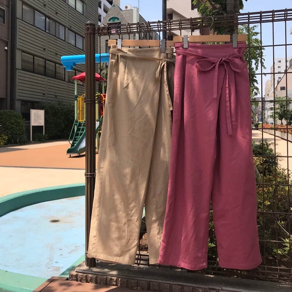 cepoさんのインスタグラム写真 - (cepoInstagram)「. 《2019summer recommend》 ラップイージーパンツ ¥4900+tax . . ラップパンツなのにウエスト周りがスッキリ。 しっかりと計算された作りになってます。 この夏はピンクがイチオシ。 . . #cepo #2019summer #19summer #fashion #ootd #shopping #natural #new #bottom #pants #linen #セポ #ファッション #19夏 #新作 #新作商品 #オススメ #夏ファッション #パンツ #ラップパンツ #リネン」6月17日 15時57分 - cepo.bluemate