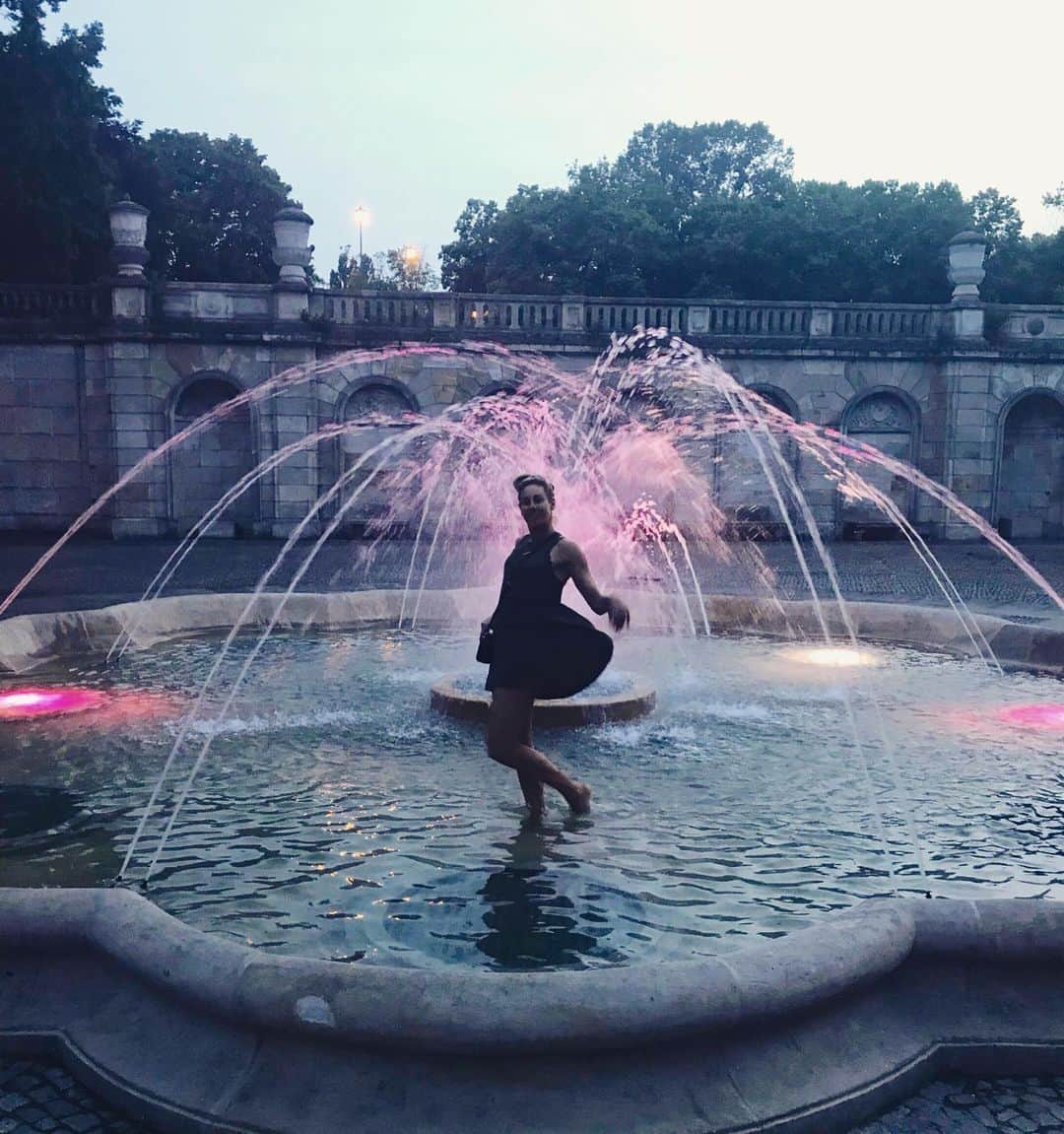 エイプリル・ロスさんのインスタグラム写真 - (エイプリル・ロスInstagram)「Warsaw, you were so hot I had to get in a fountain at 8:30pm after dinner to cool off, but I still love you. #roots #quarterpolish #top5cities ⠀⠀ Headed home today to prep for World Championships!👊🏼👊🏼👊🏼 ⠀⠀ 📸: @aklineman10 👩🏼‍🎨」6月17日 16時21分 - aprilrossbeach