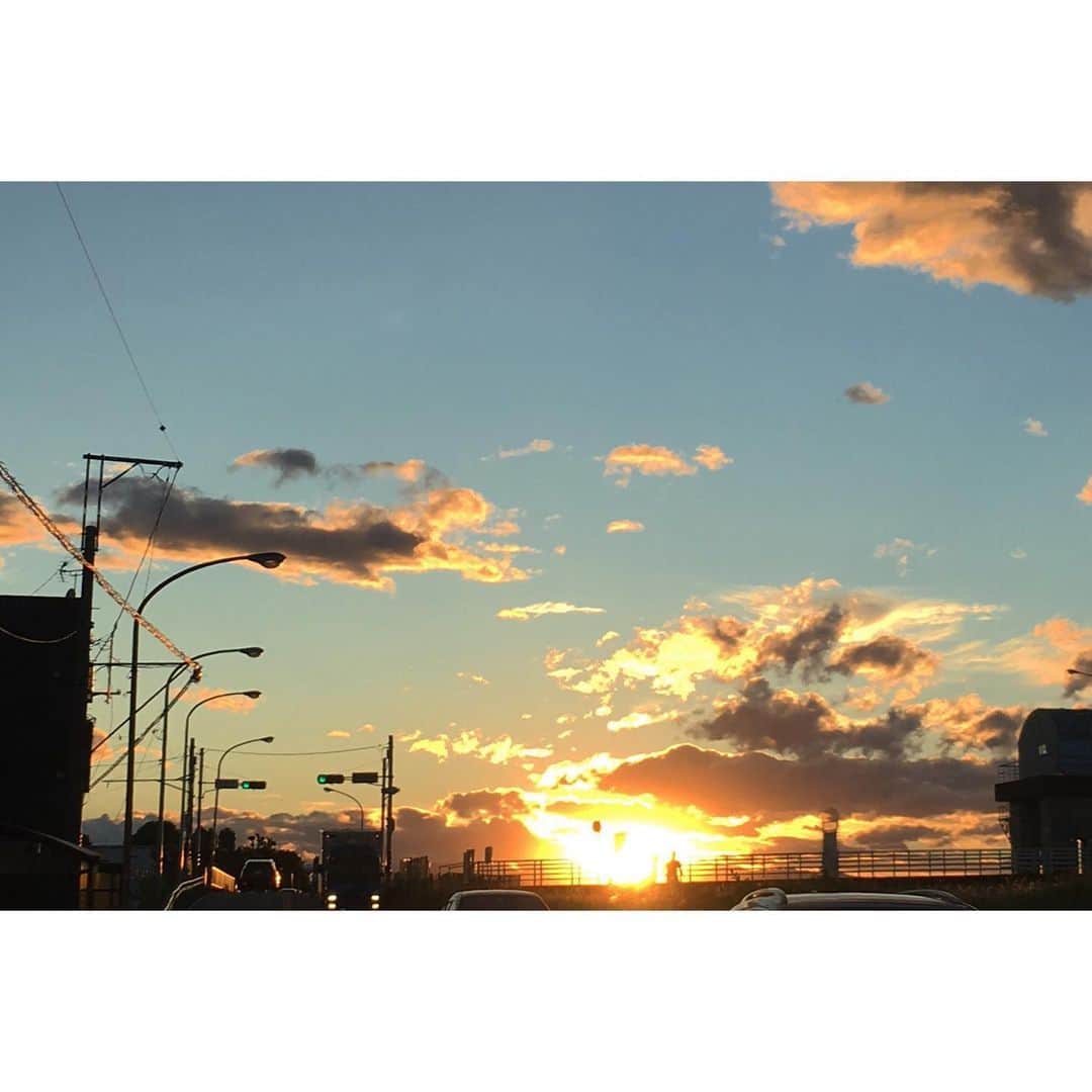 加藤小夏さんのインスタグラム写真 - (加藤小夏Instagram)「絵みたいな空＋川沿い＝時をかける少女 「「「「未来で待ってる」」」」」6月17日 22時25分 - __cnp_