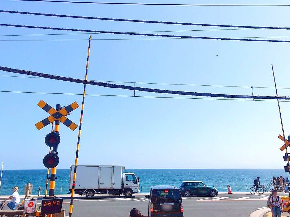 千葉恵里さんのインスタグラム写真 - (千葉恵里Instagram)「スラムダンクが好きな方は 分かる場所かな……？？ ・ ・ ・ #海 #スラムダンク #綺麗」6月17日 22時18分 - eriierii_1027