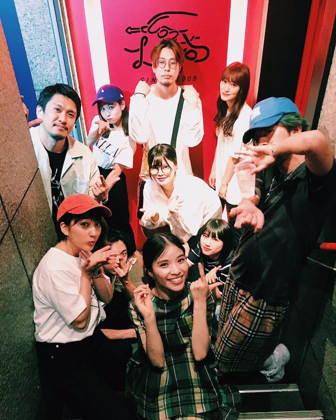 のインスタグラム：「昨日は代官山LOOPさんで 主催ライブ HOME vol.4でした✨  リリスクさん、踊Footさん、 タイラさん、来てくださった皆さんに感謝です。 ありがとうございました💕  続けるって辛い事もあるけど やっぱり大事な事で… 心の底から、音楽をずーっと好きでいたいなぁと 思った1日でした💓  お陰様で喉が少し疲れています…笑  代官山LOOPさんからも ケーキを頂いてしまいました😭💕 いつもお世話になりっぱなしなのに… 本当にありがとうございます😢🍰」