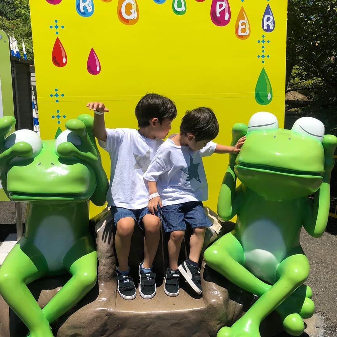 小林悠さんのインスタグラム写真 - (小林悠Instagram)「OFF  先日OFFに家族で遊園地🎡に行きました^_^  夏みたいに暑い1日でしたが子供達がたくさん楽しんでくれて良かったです😊👍 OFFの充実が僕のパワーに変わるので、子供達の笑顔をたくさん見てこれからもOFFはしっかりとパワーを充電したいと思います☺️」6月17日 17時16分 - kobayashiyu11