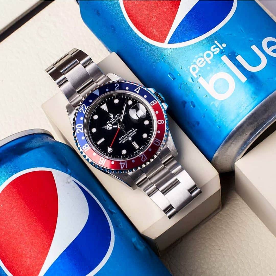 Daily Watchさんのインスタグラム写真 - (Daily WatchInstagram)「Pepsi anyone? The great Rolex GMT-Master II Ref 16710BLRO 🔵🔴 Photo by @watchcollectors_com」6月17日 17時26分 - dailywatch
