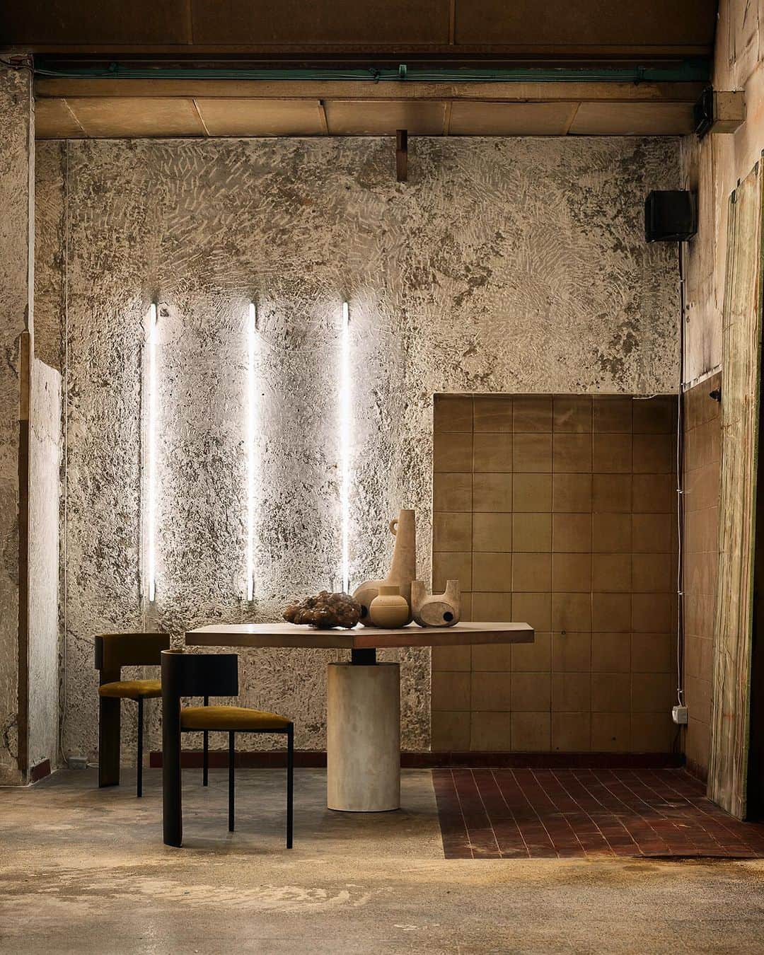 Baxterさんのインスタグラム写真 - (BaxterInstagram)「Baxter at Les Arcanistes by @studiopepe_official ✨ 📷 Giuseppe Dinnella  #baxtermadeinitaly #baxter #madeinitaly #leather #italiandesign #interiordesign #design #style #beautiful #news #luxury #handmade #craftmanship #inspiration #tradition #monday #mondays #mondaymotivation #mondaymorning #mondaymood #zefir #jupiter #archiproducts #archilovers #picoftheday #photooftheday #bestoftheday #instadaily #instagood #followus」6月17日 17時41分 - baxtermadeinitaly