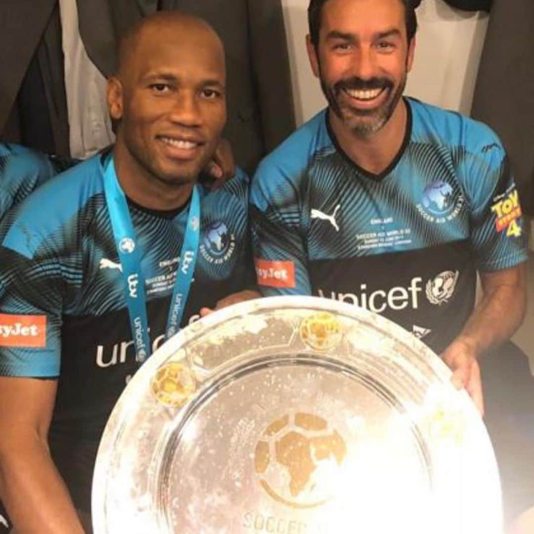 のインスタグラム：「Great few days at Socceraid raising money for UNICEF Uk. Good to win also! @unicef_uk  @socceraid」