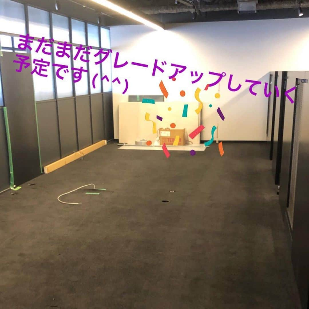 ?部屋LABO.?さんのインスタグラム写真 - (?部屋LABO.?Instagram)「弊社にて賃貸募集させていただく、大阪／本町駅徒歩2分にある、シェアオフィス【EPISODE】様にお邪魔してきました^_^  ハイグレードなビルの最上階にあります、シェアオフィスはデザイン性の高いハイグレードシェアオフィス🌇 スタートアップの企業様にはもってこいの充実のサービスとオフィス街立地にあり、駅も徒歩2分と足回りにも優れたおススメ物件です(^^) 今後もテナント様の満足度向上の為に備えて、様々なアップデートを予定してます(^ ^) 今ならお得なキャンペーン条件もございますので、この機会にお問い合わせお待ちしております❤️ #大阪 #本町駅 #シェアオフィス #異業種 #オフィス移転 #賃貸コンシェルジュ #部屋ラボ #心斎橋」6月17日 17時51分 - crassula.co