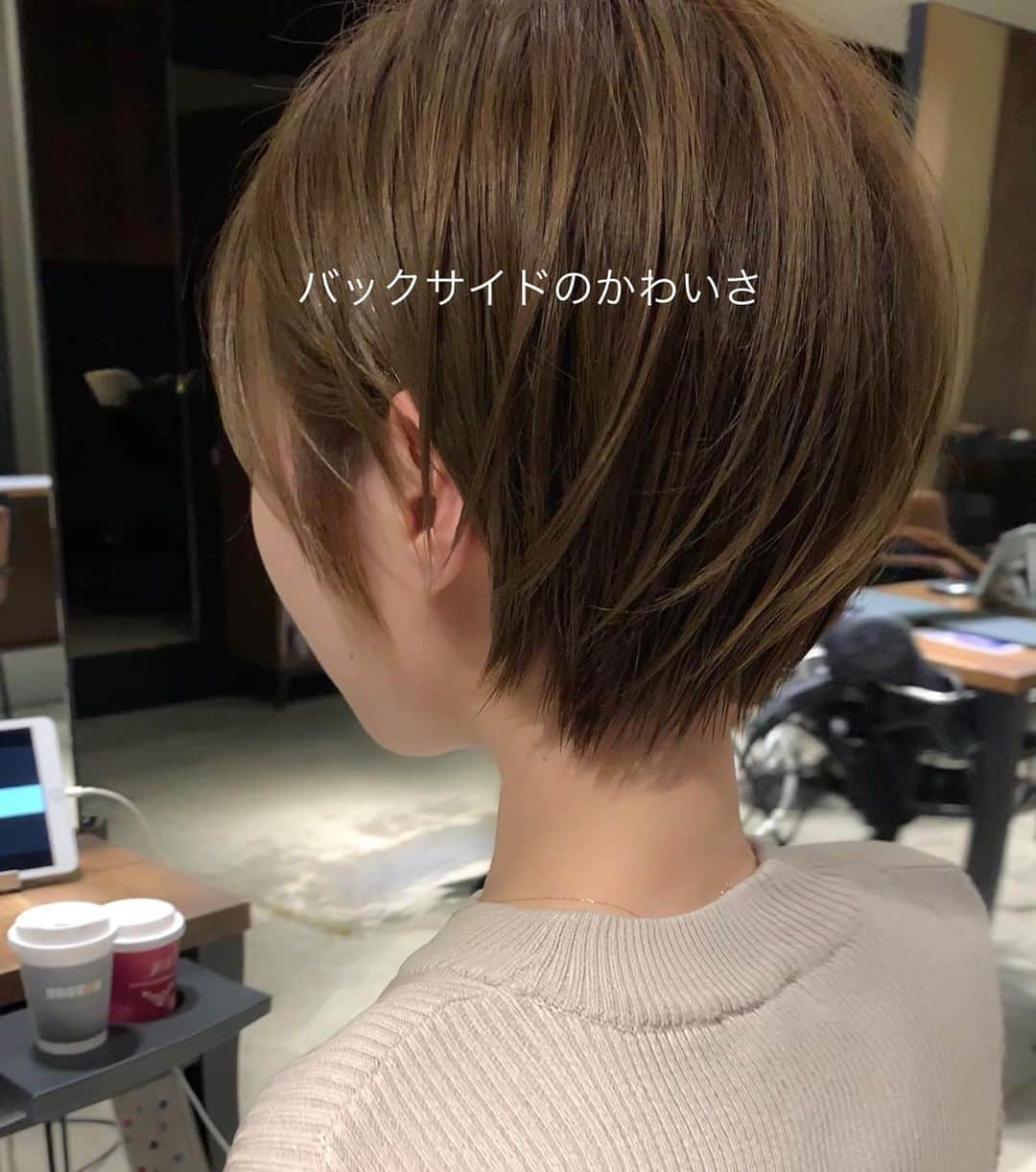 ✂︎伊輪/ショート&ボブ/銀座/渋谷/亀戸/美容師✂︎さんのインスタグラム写真 - (✂︎伊輪/ショート&ボブ/銀座/渋谷/亀戸/美容師✂︎Instagram)「✨✨✨2019年  夏  伊輪 ショートはさらに進化します✂︎✂︎✂︎✨✨✨ミニーカラー ×  ミニーショート × ✂︎✂︎✂︎✨✨✨ . ◆ 🌟 🌟2019年3月🌟2回目の個人月間指名総売上 1300万円を達成できました✨✨✨✨お客様には心より感謝申し上げます。 . そして、🌟2019年 ⚡️自分に自信がない方⚡️をTEAM伊輪でモテる（自信ももてる）女子にします😊😊😊自分なんてかわいくない。自分はブス。自分に自信がない。自分の年齢的にあきらめちゃう、自分が好きじゃない、ちょっとかわいいけどもっとかわいくなりたい方、などなど、と遠慮してしまーーーーう女性のみなさん！！そんな女性の魅力を引き出し、必ずキレイにかわいくいたします！！髪型から始まる2019年にしましょう！！！髪型変わると人生変わりますよ✨✨✨ぜひ、僕の自慢のTEAM伊輪におまかせください！！！ . そして ★AFLOATは敷居は高いと思われがちですが★そんな事はありません！！ かわいく、キレイになりたい方ならほんとーーーーーーに誰でもオーケーです！年齢も関係ないですし、自分に自信のない方ならなおさら、ウェルカムです🌟 ◆僕にしかできないカット技術✂︎✂︎✂︎◆で必ず、キレイにかわいくいたしますよ！！！😆😆😆 . ◆僕にしかできないカット技術✂︎✂︎✂︎◆ . 🌟ミニーショート♡✂︎は似合わせカット&カラーです🌟 . 年齢も関係ないです！！！ 10代〜50代、60代、70代でももちろんOKです*\(^o^)/*僕のお客様は年齢層はほんとーーーーーに幅広いので遠慮なくオーダーしください！！ . 長さのバランス、顔の大きさに、骨格、輪郭、クセ、などのその人にに合わせた、ヘアスタイルをお届けします！ . 楽しみにしていてくださいね！！ . ◆ご予約について◆ . DMが1番予約とれます🙋⭐️⭐️⭐️ 遠慮なく、直接のメッセージください⭐️⭐️⭐️ 突然でも、深夜でも、夜中でもいつでも遠慮なく連絡くださーーーい！！ .  銀座店.渋谷店はネット予約枠が少ないためお電話ですと予約取れます⭐️ .  銀座店 03-5524-0701 渋谷店 03-6455-1640 亀戸店 03-5875-5992 . 『僕にしかできない似合せますカット』技術で必ずかわいくしますのでぜひ、担当させてくださいね。 . ★僕らにしかできない★TEAM伊輪のアシスタント5名 ✨✨✨✨✨✨✨✨✨✨✨ ◆ TEAM伊輪 の女性カラーリスト◆ ★藤崎 @yuzu.natu  カラーの知識と経験をもったスペシャリスト揃い！カウンセリングさせていただき、 女性目線でのデザインとお客様のニーズを融合して、カラーを提案させていただきます . ☑︎赤味や黄味を消したい ☑︎パサついて見えない艶カラーがしたい ☑︎暗くてもキレイなカラーがしたい ☑︎職場でも大丈夫なカラー ☑︎白髪染めでもキレイにカラーしたい ☑︎ハイライトなどもしてみたい ☑︎人とは違うオシャレカラーがしたい . などなど、1度ご相談ください♪🌟 . ◆TEAM伊輪のストレート担当◆ ★新野さん @niinyo_san  お客様のストレートやパーマのカウンセリングさせていただき、提案、相談を担当しています。1日に4.5人のお客様のストレートをしている経験値と豊富な知識、ダメージを理解したマニアックなお薬選定をし、そのお客様にあったパーマを行います！！ . ★ ★元アシスタントの長田君 @takaragram_  が6月1日にデビューしました！ . 僕の自慢のTEAM伊輪にぜひ会いに来てください。 TEAM全員で必ずお客様を幸せにいたします😆😆😆 . ◆ネットでご予約が✖︎の場合◆でもお電話だとご予約可能です！！お気軽にお電話ください。 女性レセプションさんが対応させていただきます。 . 銀座店 03-5524-0701 渋谷店 03-6455-1640 亀戸店 03-5875-5992 . ◆料金・出勤スケジュール◆に関しては プロフィールのウブサイトクイック⭐️」6月17日 18時04分 - iwa_short