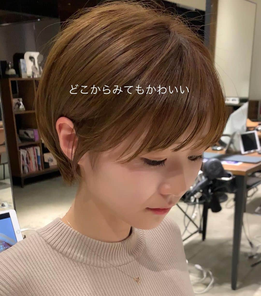 ✂︎伊輪/ショート&ボブ/銀座/渋谷/亀戸/美容師✂︎さんのインスタグラム写真 - (✂︎伊輪/ショート&ボブ/銀座/渋谷/亀戸/美容師✂︎Instagram)「✨✨✨2019年  夏  伊輪 ショートはさらに進化します✂︎✂︎✂︎✨✨✨ミニーカラー ×  ミニーショート × ✂︎✂︎✂︎✨✨✨ . ◆ 🌟 🌟2019年3月🌟2回目の個人月間指名総売上 1300万円を達成できました✨✨✨✨お客様には心より感謝申し上げます。 . そして、🌟2019年 ⚡️自分に自信がない方⚡️をTEAM伊輪でモテる（自信ももてる）女子にします😊😊😊自分なんてかわいくない。自分はブス。自分に自信がない。自分の年齢的にあきらめちゃう、自分が好きじゃない、ちょっとかわいいけどもっとかわいくなりたい方、などなど、と遠慮してしまーーーーう女性のみなさん！！そんな女性の魅力を引き出し、必ずキレイにかわいくいたします！！髪型から始まる2019年にしましょう！！！髪型変わると人生変わりますよ✨✨✨ぜひ、僕の自慢のTEAM伊輪におまかせください！！！ . そして ★AFLOATは敷居は高いと思われがちですが★そんな事はありません！！ かわいく、キレイになりたい方ならほんとーーーーーーに誰でもオーケーです！年齢も関係ないですし、自分に自信のない方ならなおさら、ウェルカムです🌟 ◆僕にしかできないカット技術✂︎✂︎✂︎◆で必ず、キレイにかわいくいたしますよ！！！😆😆😆 . ◆僕にしかできないカット技術✂︎✂︎✂︎◆ . 🌟ミニーショート♡✂︎は似合わせカット&カラーです🌟 . 年齢も関係ないです！！！ 10代〜50代、60代、70代でももちろんOKです*\(^o^)/*僕のお客様は年齢層はほんとーーーーーに幅広いので遠慮なくオーダーしください！！ . 長さのバランス、顔の大きさに、骨格、輪郭、クセ、などのその人にに合わせた、ヘアスタイルをお届けします！ . 楽しみにしていてくださいね！！ . ◆ご予約について◆ . DMが1番予約とれます🙋⭐️⭐️⭐️ 遠慮なく、直接のメッセージください⭐️⭐️⭐️ 突然でも、深夜でも、夜中でもいつでも遠慮なく連絡くださーーーい！！ .  銀座店.渋谷店はネット予約枠が少ないためお電話ですと予約取れます⭐️ .  銀座店 03-5524-0701 渋谷店 03-6455-1640 亀戸店 03-5875-5992 . 『僕にしかできない似合せますカット』技術で必ずかわいくしますのでぜひ、担当させてくださいね。 . ★僕らにしかできない★TEAM伊輪のアシスタント5名 ✨✨✨✨✨✨✨✨✨✨✨ ◆ TEAM伊輪 の女性カラーリスト◆ ★藤崎 @yuzu.natu  カラーの知識と経験をもったスペシャリスト揃い！カウンセリングさせていただき、 女性目線でのデザインとお客様のニーズを融合して、カラーを提案させていただきます . ☑︎赤味や黄味を消したい ☑︎パサついて見えない艶カラーがしたい ☑︎暗くてもキレイなカラーがしたい ☑︎職場でも大丈夫なカラー ☑︎白髪染めでもキレイにカラーしたい ☑︎ハイライトなどもしてみたい ☑︎人とは違うオシャレカラーがしたい . などなど、1度ご相談ください♪🌟 . ◆TEAM伊輪のストレート担当◆ ★新野さん @niinyo_san  お客様のストレートやパーマのカウンセリングさせていただき、提案、相談を担当しています。1日に4.5人のお客様のストレートをしている経験値と豊富な知識、ダメージを理解したマニアックなお薬選定をし、そのお客様にあったパーマを行います！！ . ★ ★元アシスタントの長田君 @takaragram_  が6月1日にデビューしました！ . 僕の自慢のTEAM伊輪にぜひ会いに来てください。 TEAM全員で必ずお客様を幸せにいたします😆😆😆 . ◆ネットでご予約が✖︎の場合◆でもお電話だとご予約可能です！！お気軽にお電話ください。 女性レセプションさんが対応させていただきます。 . 銀座店 03-5524-0701 渋谷店 03-6455-1640 亀戸店 03-5875-5992 . ◆料金・出勤スケジュール◆に関しては プロフィールのウブサイトクイック⭐️」6月17日 18時04分 - iwa_short