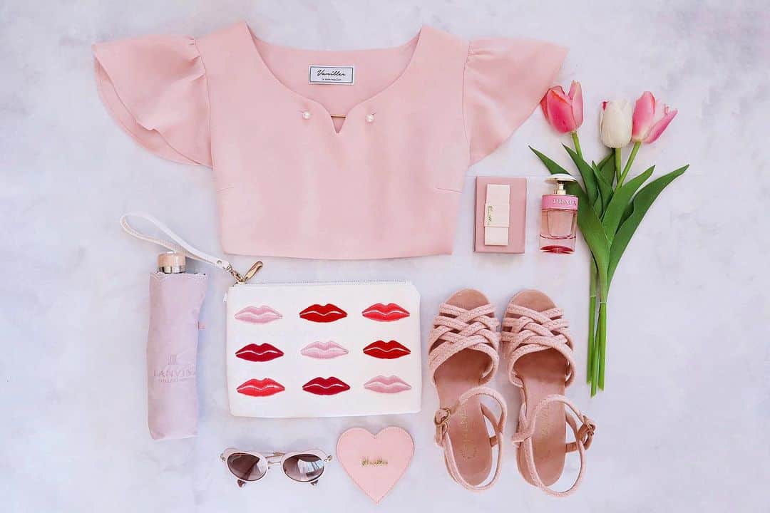 中田絵里奈さんのインスタグラム写真 - (中田絵里奈Instagram)「. Pink 🌷💋🌸👙 . 小物はもうずっとピンクが好きだけど 今年はこれにデニム合わせたいな☺︎ . アイテムは🏷してます❤︎」6月17日 18時03分 - erinanakata