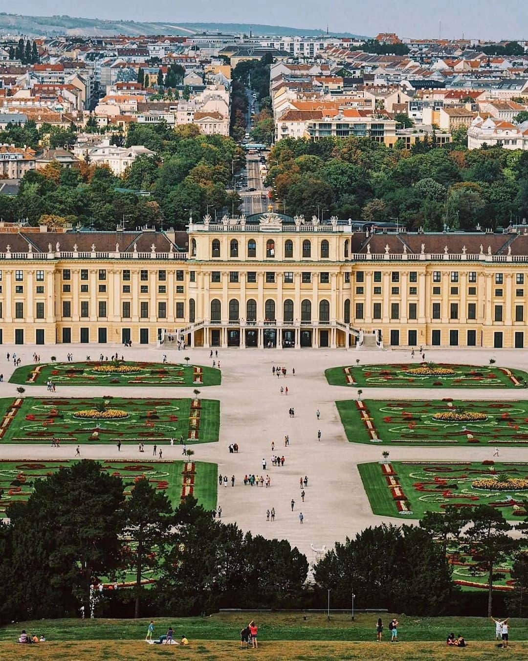 Wien | Viennaさんのインスタグラム写真 - (Wien | ViennaInstagram)「Who would you take with you on a trip to Vienna? Tag him/her/them! ✈️❤️ by @duckygirl #ViennaNow」6月17日 18時00分 - viennatouristboard