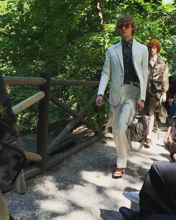 スコット・シューマンのインスタグラム：「@fendi saved Milan fashion week! In a much reduced season in Milan @fendi stepped up and offered a fantastic collection in an equally wonderful location ! Bravo!!」