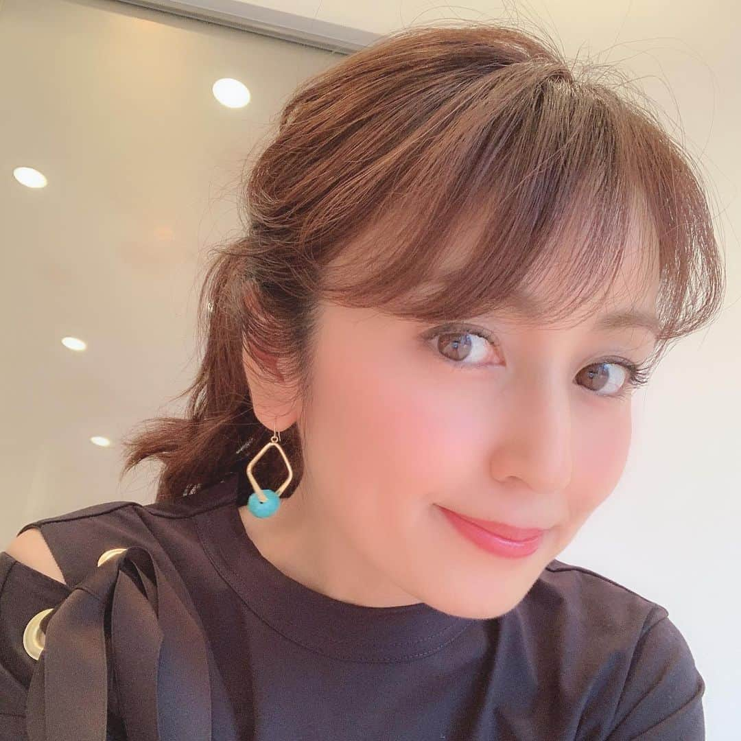 矢田亜希子さんのインスタグラム写真 - (矢田亜希子Instagram)「昨日は息子の学校の休日参観がありました！ここ数日は学校行事が続いていました♪ そして本日は番組収録をしてきました♪楽しかったー‼︎ #矢田亜希子 #akikoyada #バラエティ#バラエティ番組#参観日#学校行事#ピアスは母からのプレゼント#お気に入りピアス」6月17日 18時09分 - akiko_yada